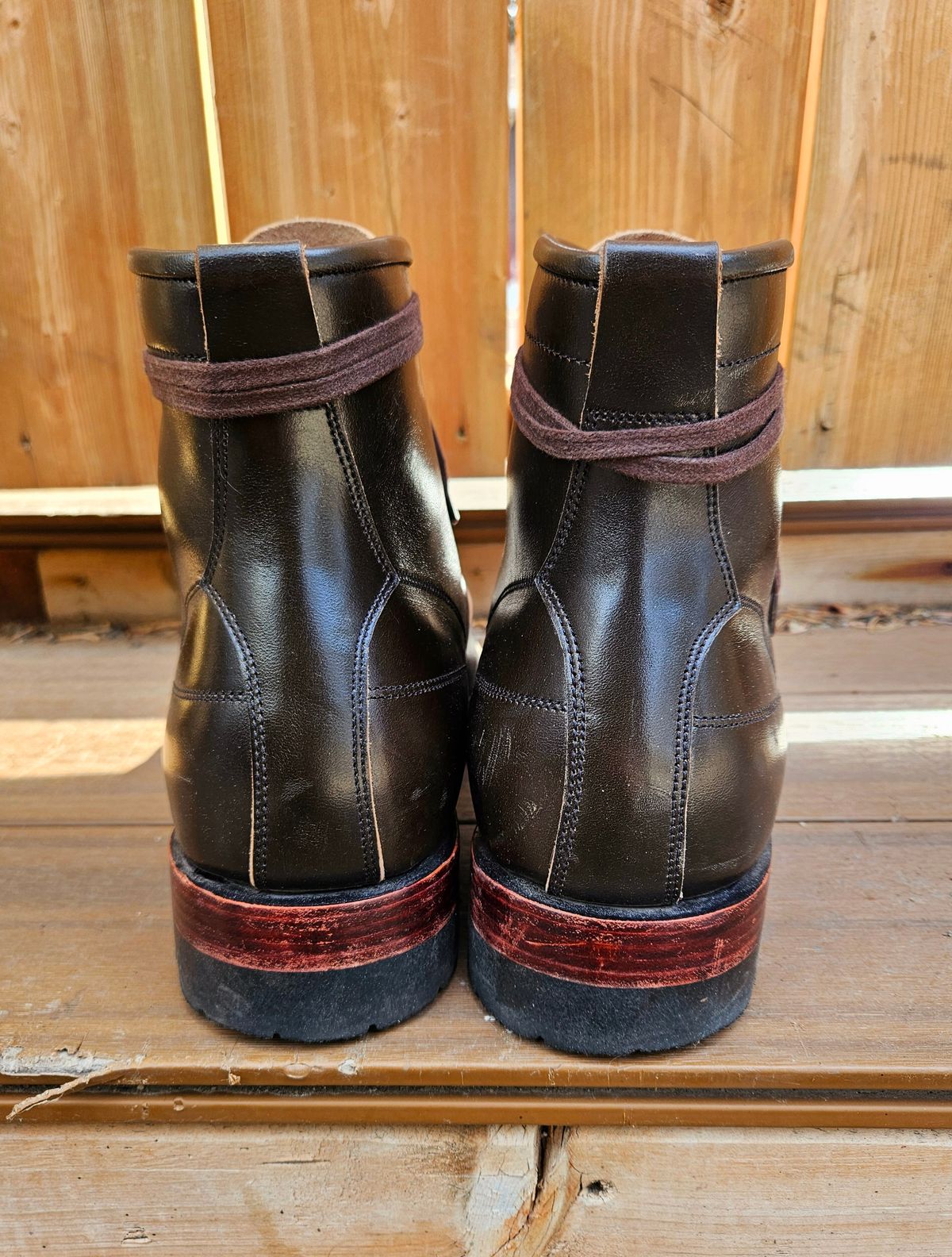 Photo by hosekileather on November 1, 2024 of the Jakkrabbits Monkey Boot in Maryam Olive Horsebutt.