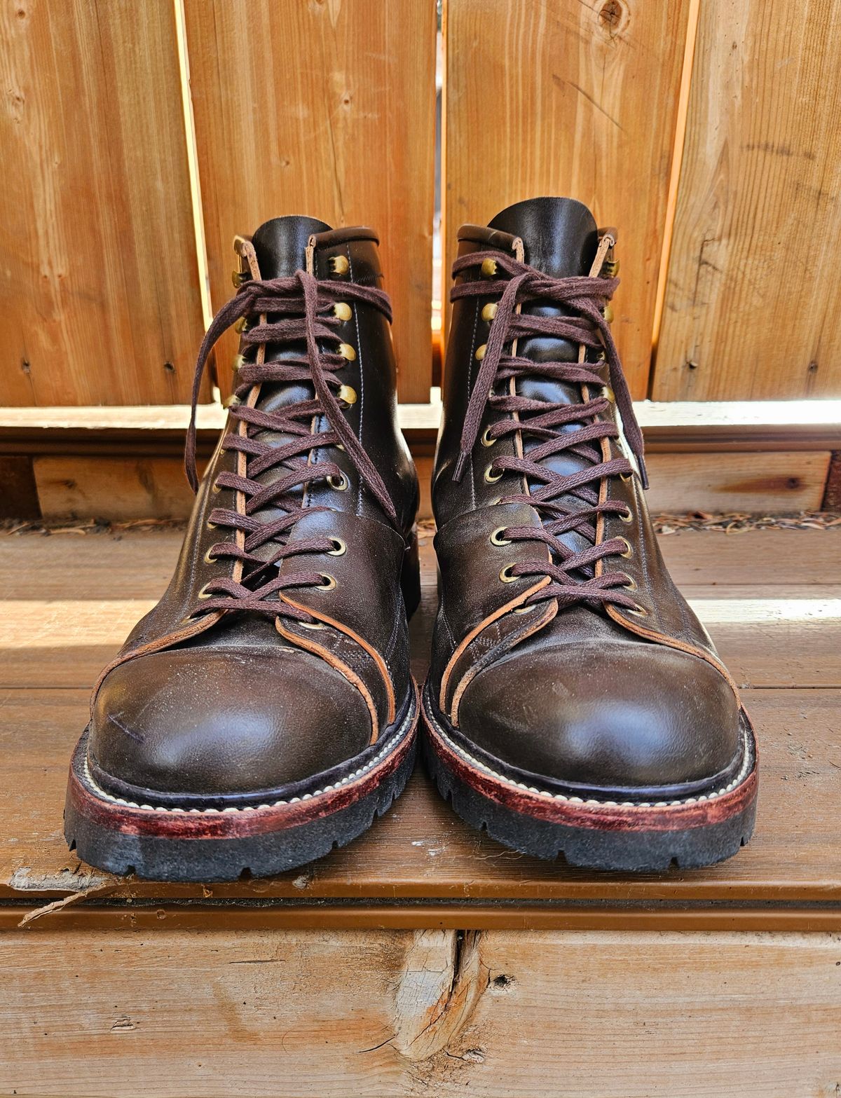 Photo by hosekileather on November 1, 2024 of the Jakkrabbits Monkey Boot in Maryam Olive Horsebutt.