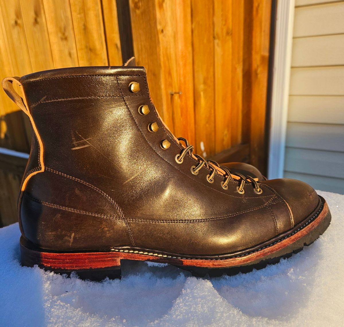 Photo by hosekileather on January 1, 2025 of the Jakkrabbits Monkey Boot in Maryam Olive Horsebutt.