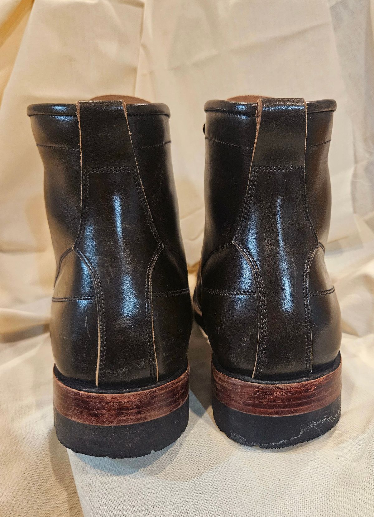 Photo by hosekileather on February 4, 2025 of the Jakkrabbits Monkey Boot in Maryam Olive Horsebutt.