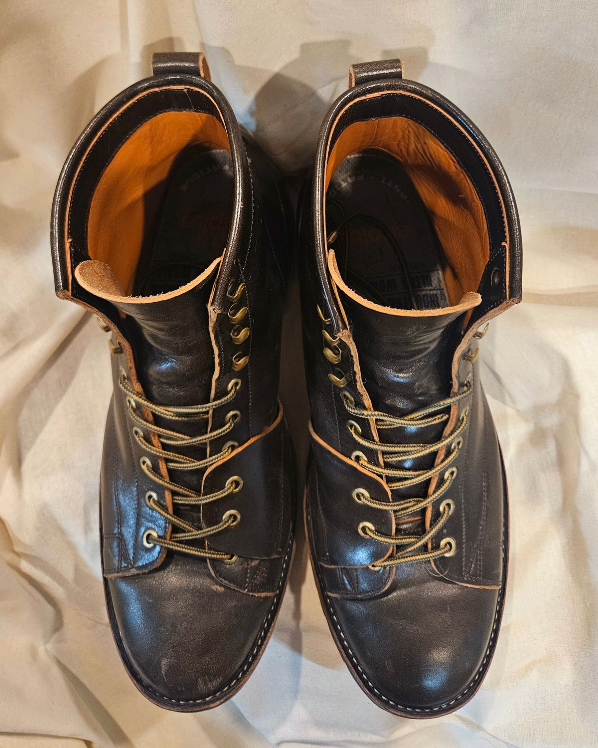 Photo by hosekileather on February 4, 2025 of the Jakkrabbits Monkey Boot in Maryam Olive Horsebutt.