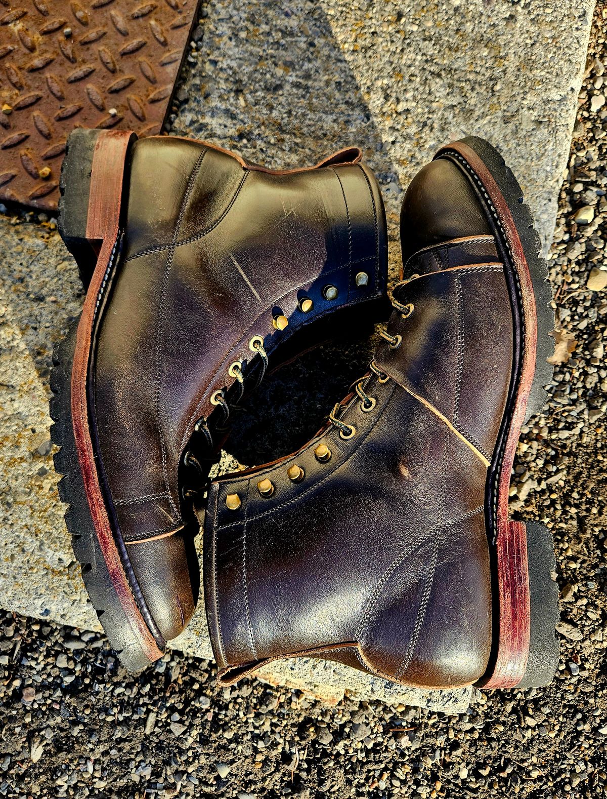 Photo by hosekileather on March 1, 2025 of the Jakkrabbits Monkey Boot in Maryam Olive Horsebutt.