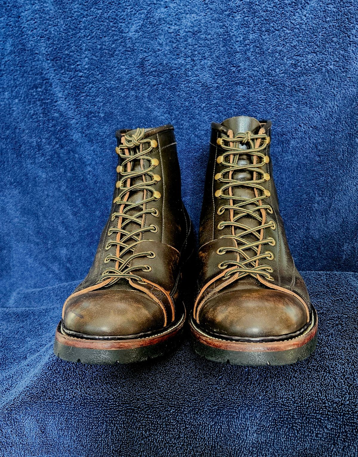 Photo by hosekileather on April 3, 2025 of the Jakkrabbits Monkey Boot in Maryam Olive Horsebutt.