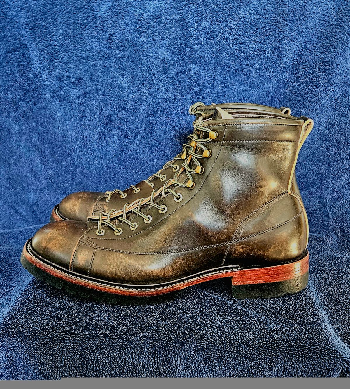 Photo by hosekileather on April 3, 2025 of the Jakkrabbits Monkey Boot in Maryam Olive Horsebutt.