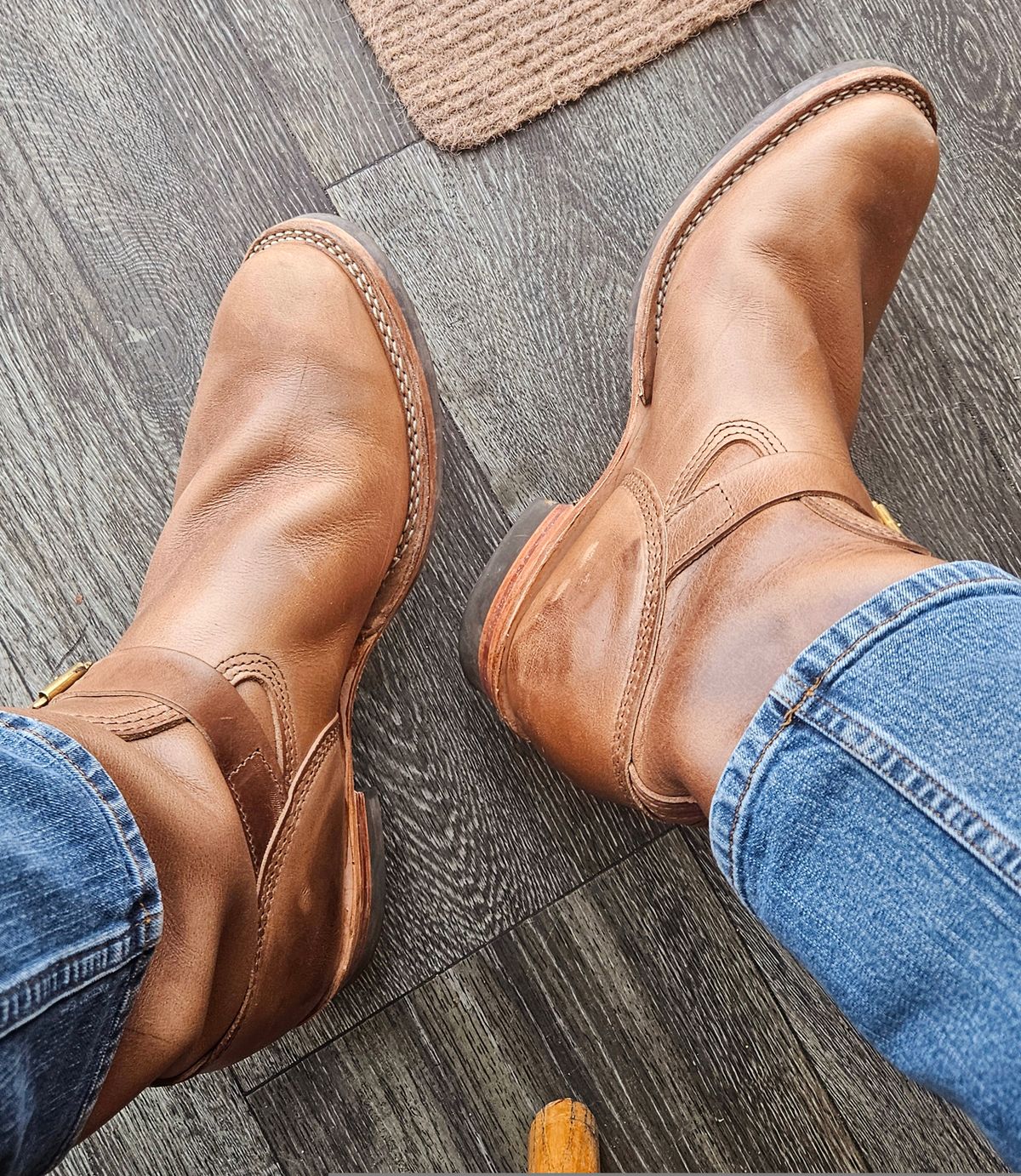 Photo by hosekileather on January 1, 2025 of the Wesco Mister Lou in Horween Natural Chromexcel.