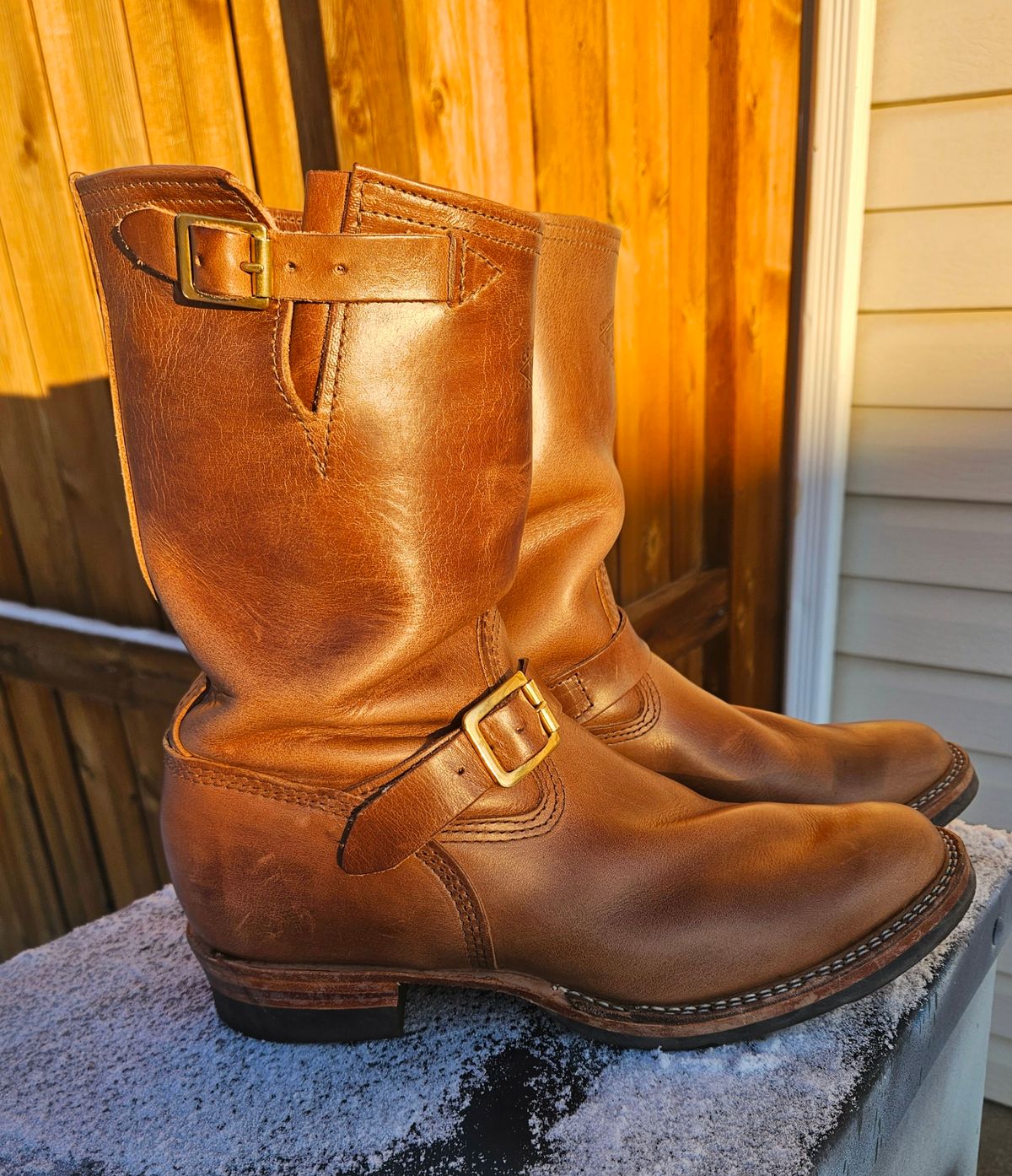 Photo by hosekileather on January 1, 2025 of the Wesco Mister Lou in Horween Natural Chromexcel.