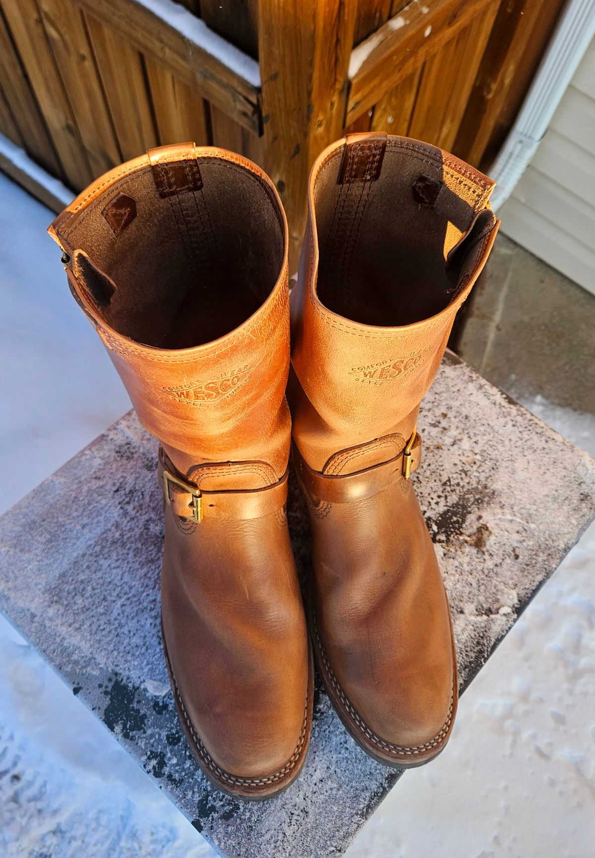 Photo by hosekileather on January 1, 2025 of the Wesco Mister Lou in Horween Natural Chromexcel.