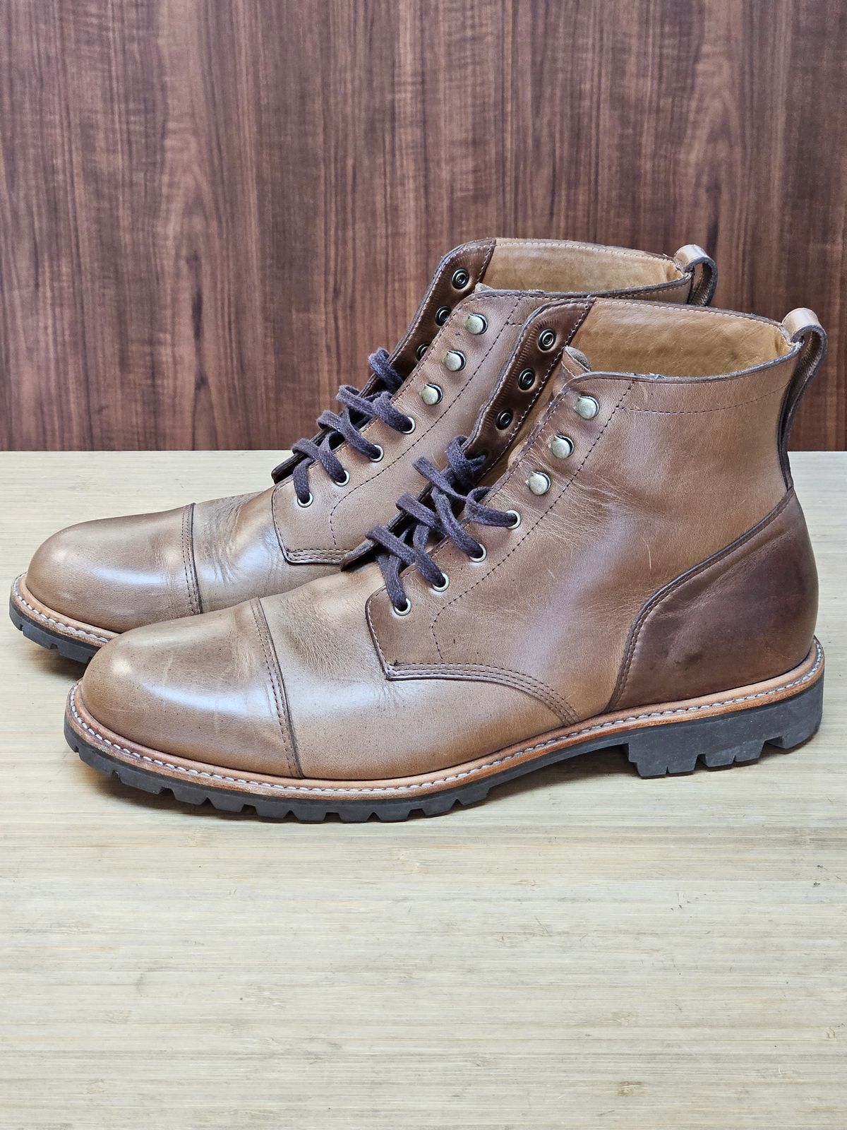 Photo by hosekileather on November 2, 2023 of the J.Crew Kenton Pacer Boots in Horween Natural Chromexcel.