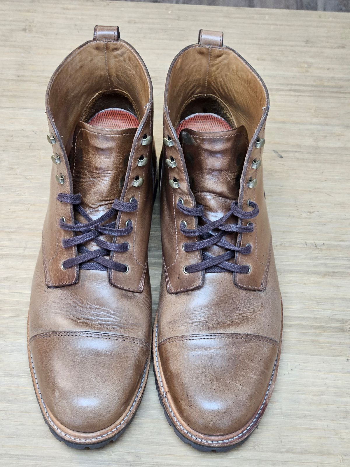 Photo by hosekileather on November 2, 2023 of the J.Crew Kenton Pacer Boots in Horween Natural Chromexcel.