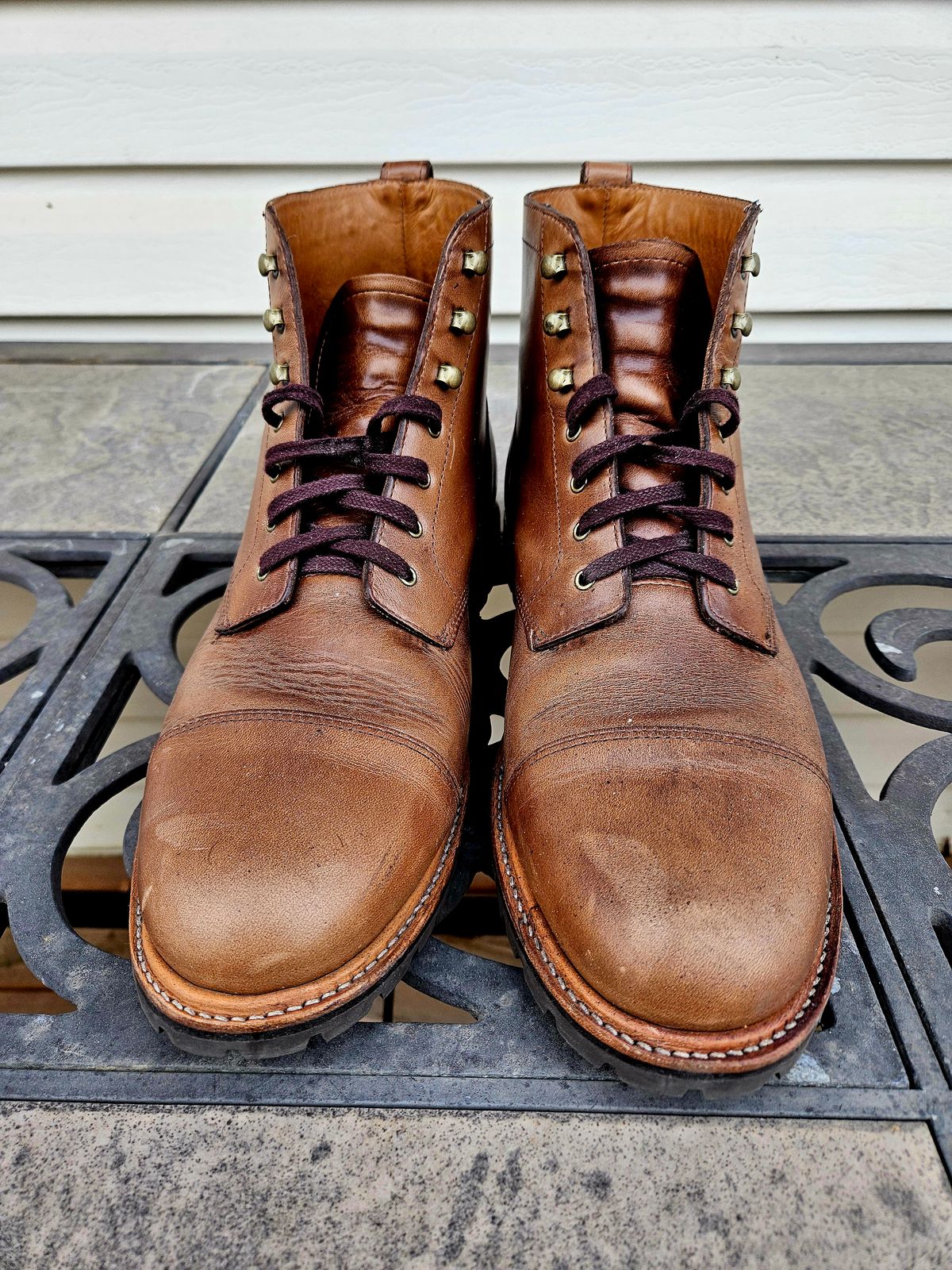 Photo by hosekileather on December 2, 2023 of the J.Crew Kenton Pacer Boots in Horween Natural Chromexcel.