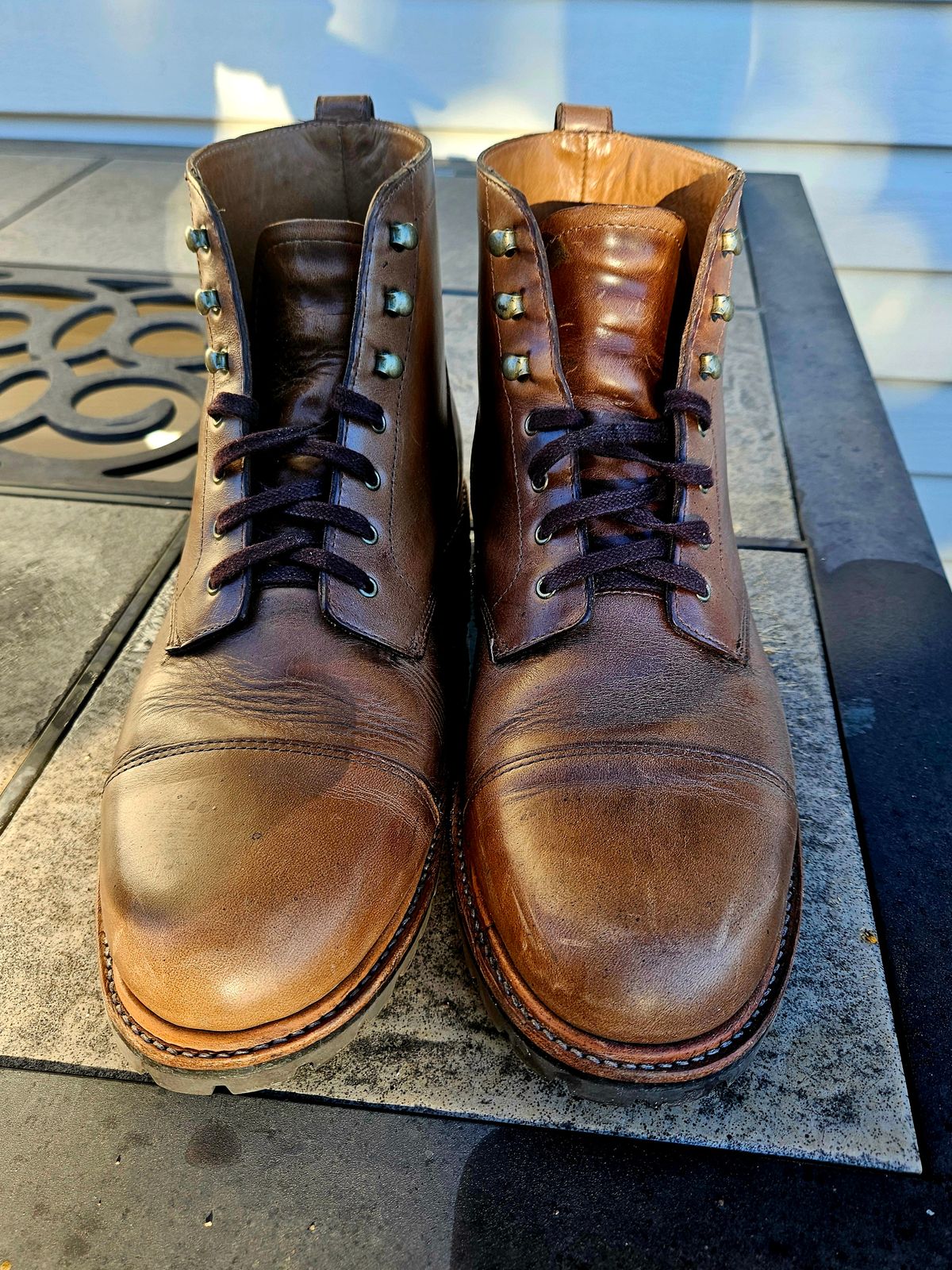 Photo by hosekileather on January 1, 2024 of the J.Crew Kenton Pacer Boots in Horween Natural Chromexcel.