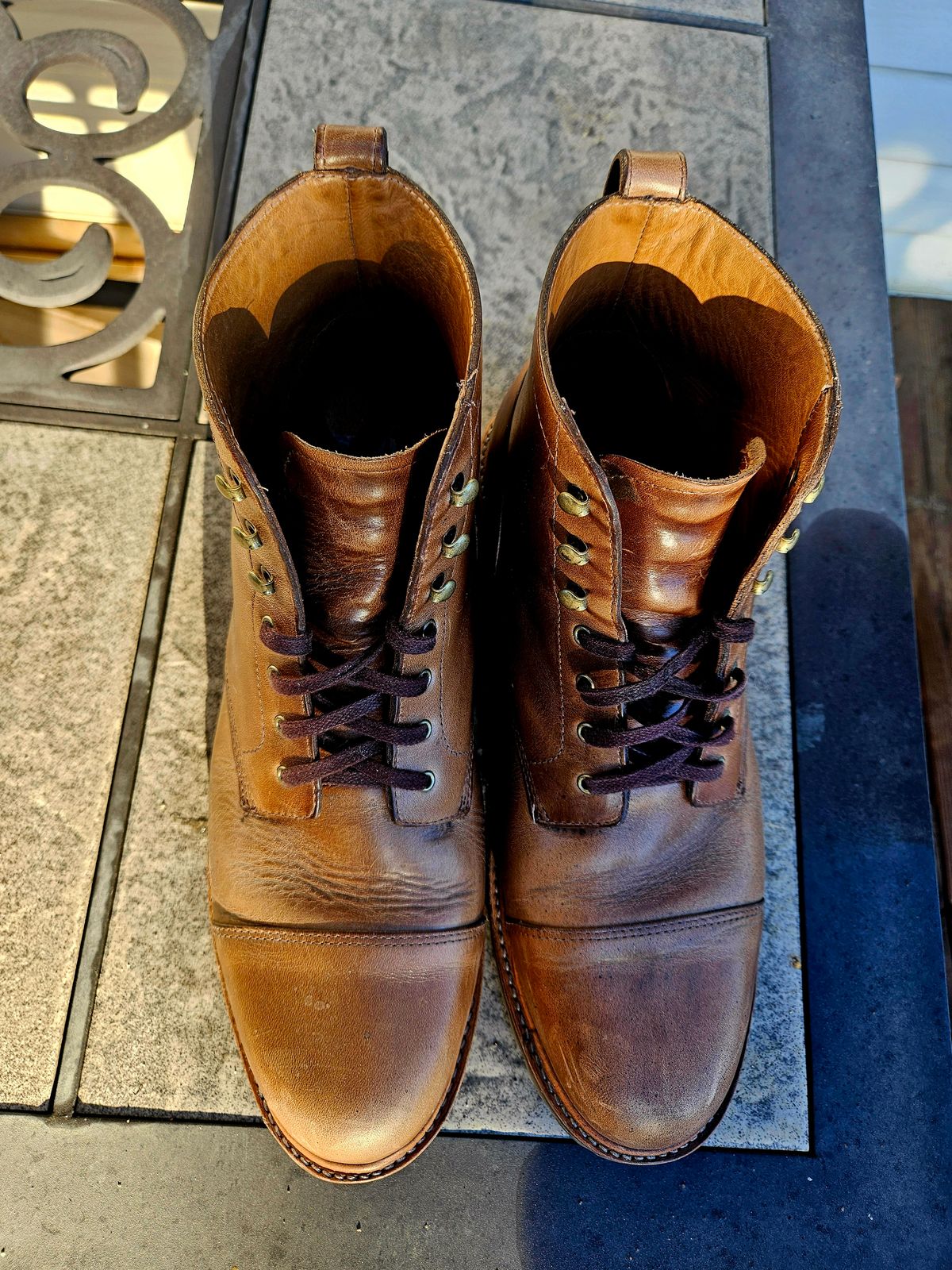 Photo by hosekileather on January 1, 2024 of the J.Crew Kenton Pacer Boots in Horween Natural Chromexcel.