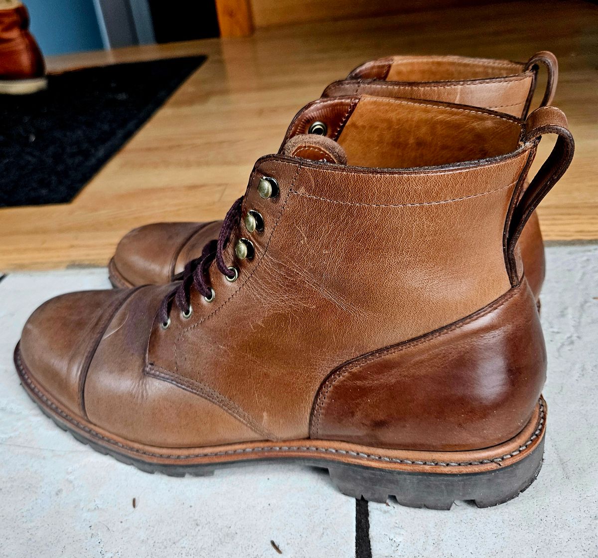 Photo by hosekileather on February 4, 2024 of the J.Crew Kenton Pacer Boots in Horween Natural Chromexcel.