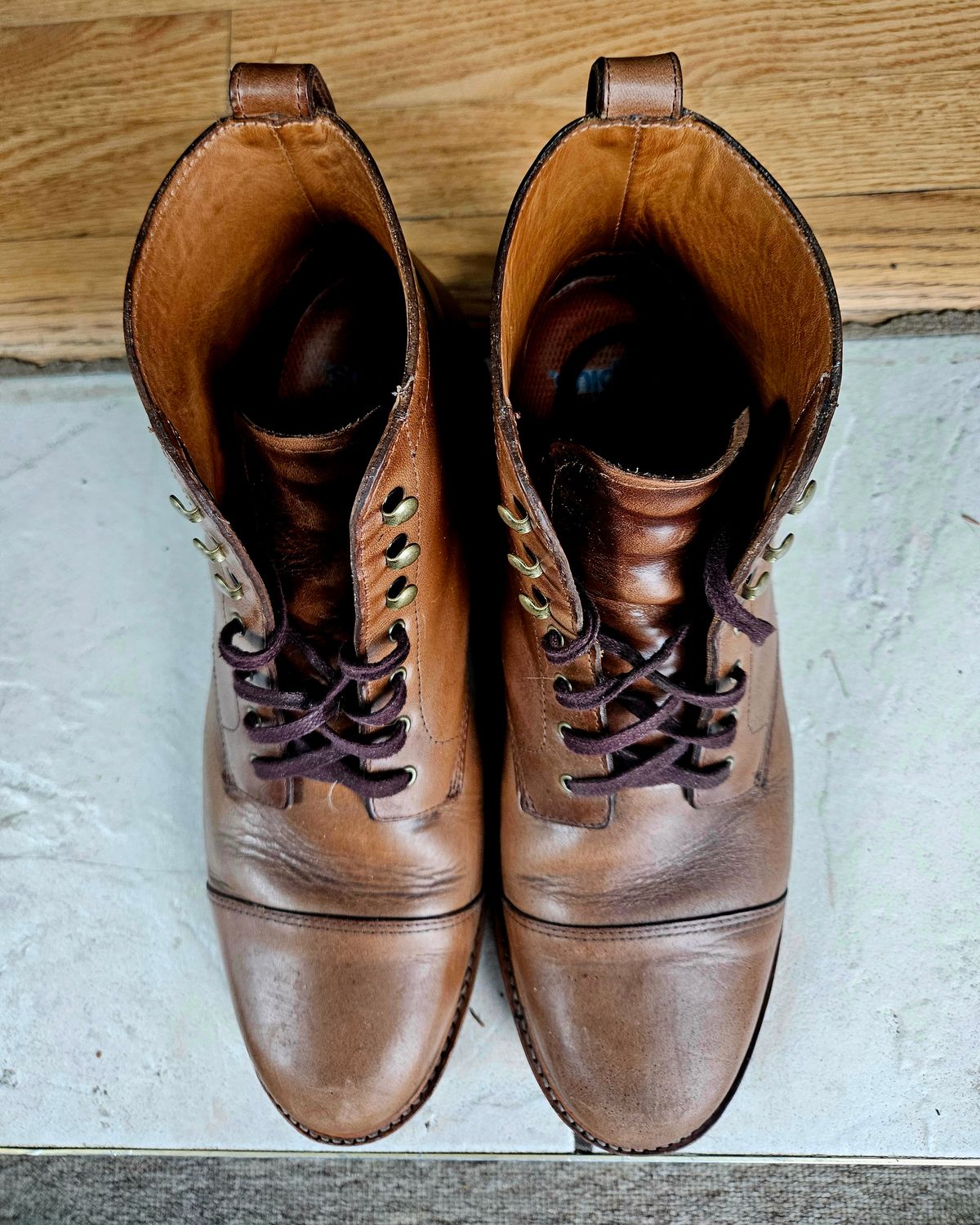 Photo by hosekileather on February 4, 2024 of the J.Crew Kenton Pacer Boots in Horween Natural Chromexcel.