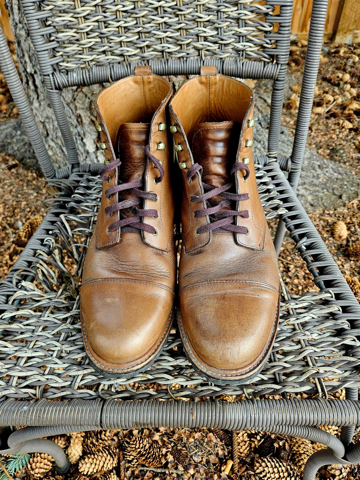 Photo by hosekileather on April 2, 2024 of the J.Crew Kenton Pacer Boots in Horween Natural Chromexcel.