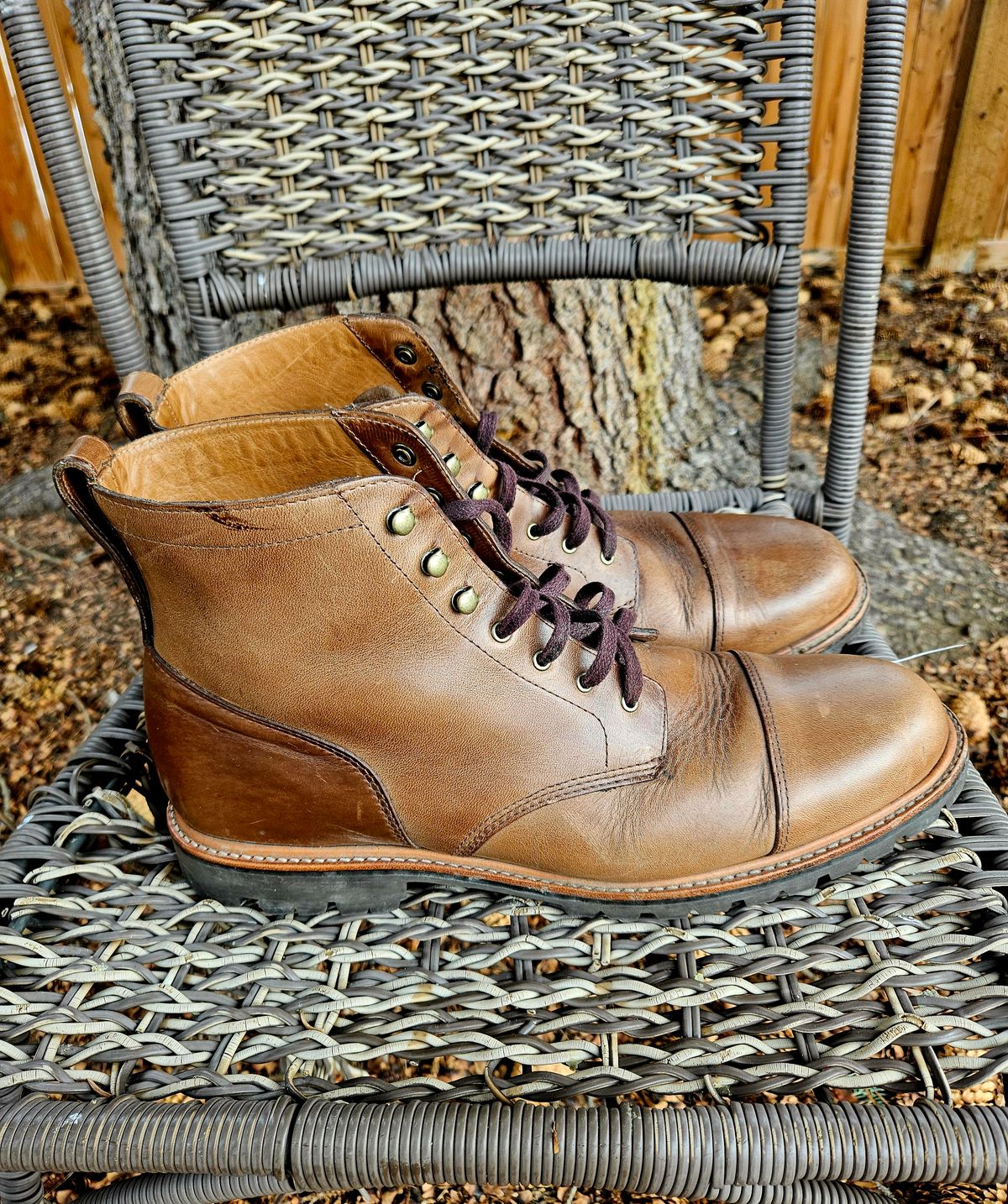 Photo by hosekileather on April 2, 2024 of the J.Crew Kenton Pacer Boots in Horween Natural Chromexcel.