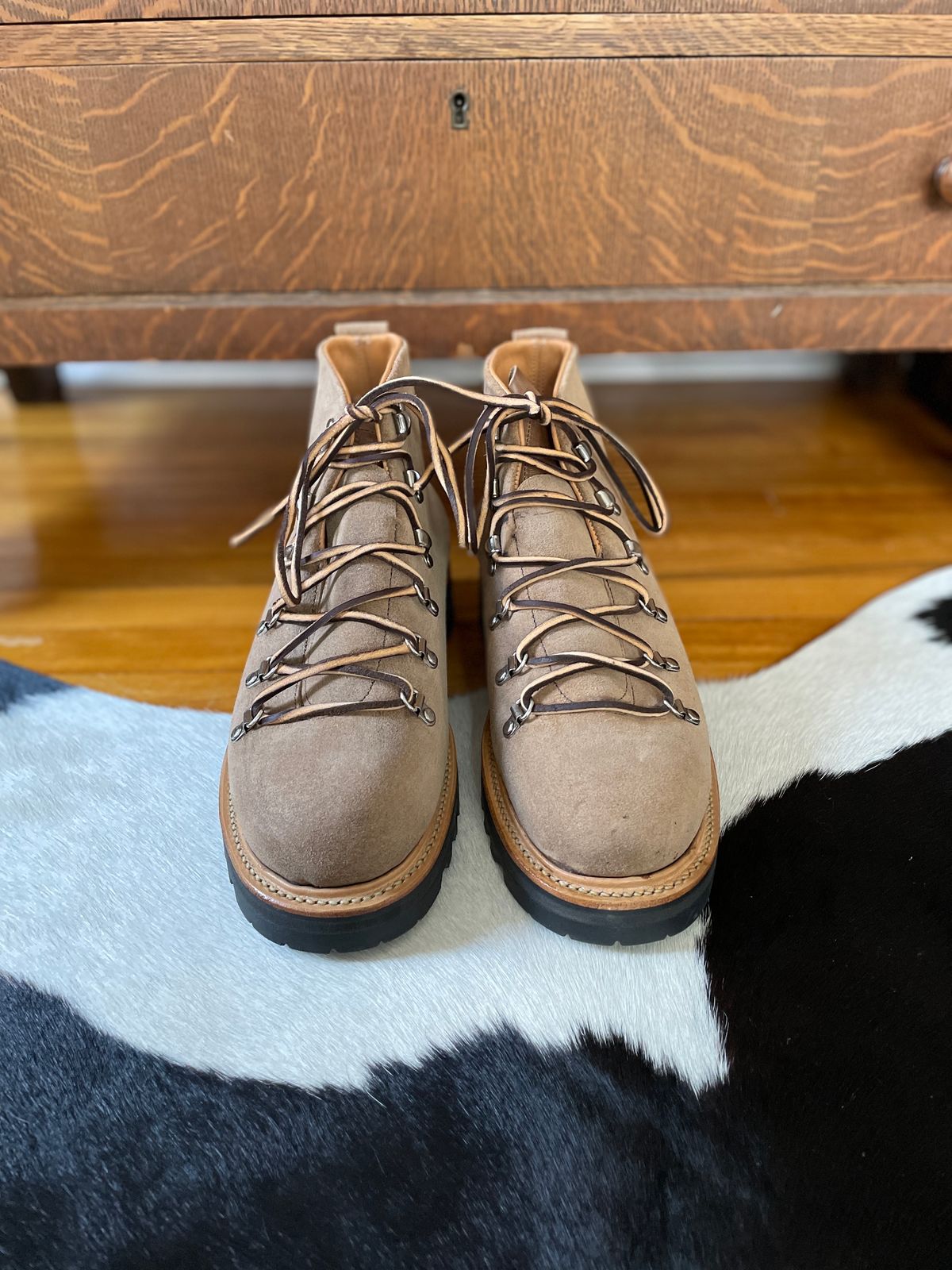 Photo by boottherapy on October 1, 2023 of the Viberg Hiker in Horween Natural Chromexcel Roughout.
