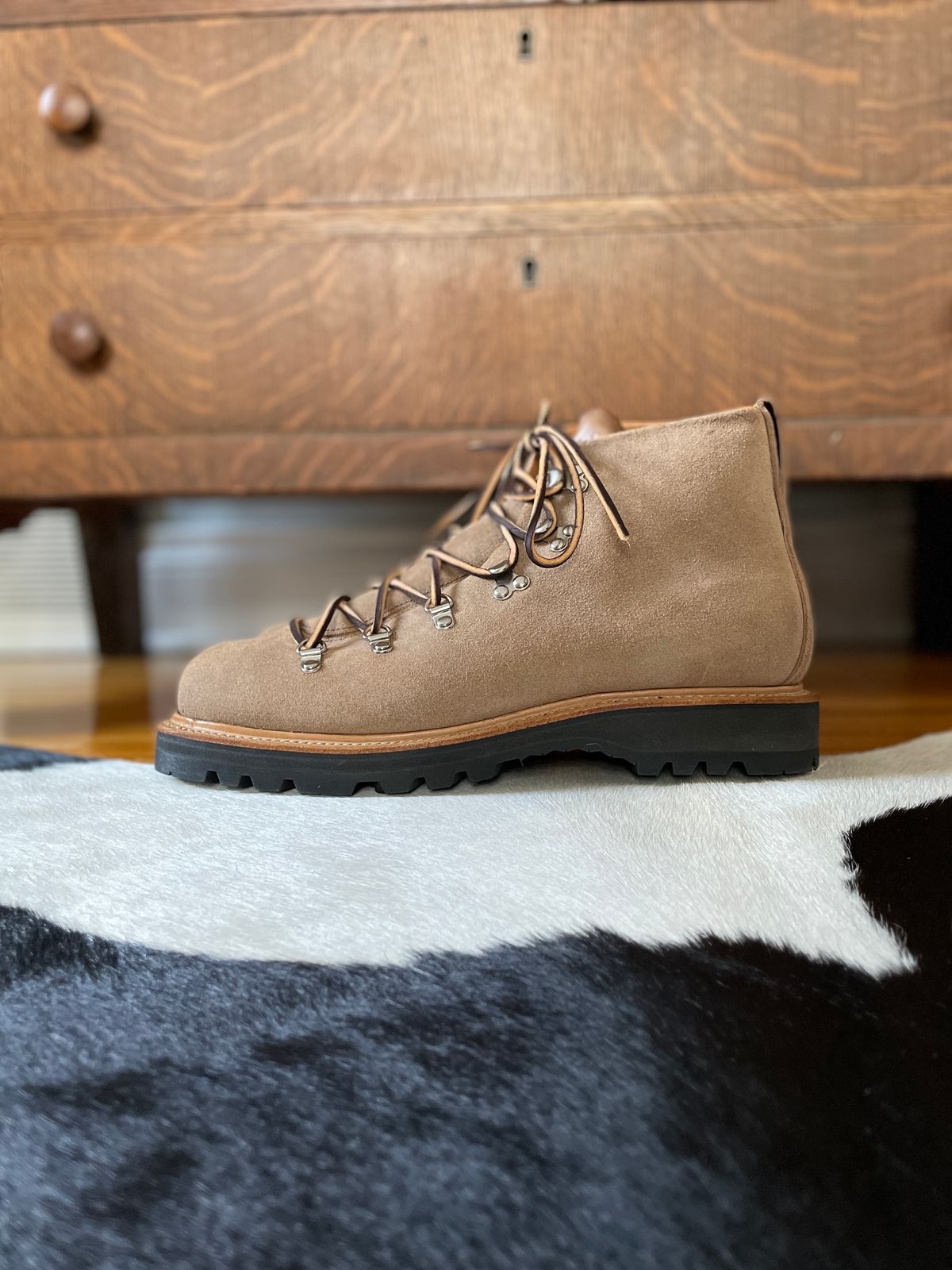 Photo by boottherapy on October 1, 2023 of the Viberg Hiker in Horween Natural Chromexcel Roughout.