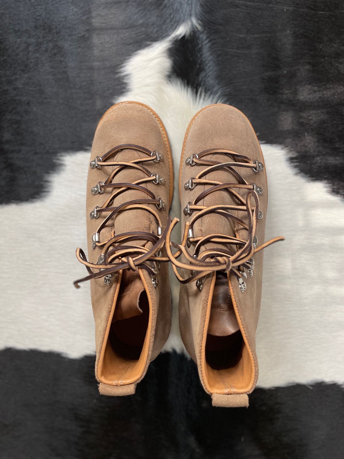 Photo by boottherapy on October 1, 2023 of the Viberg Hiker in Horween Natural Chromexcel Roughout.