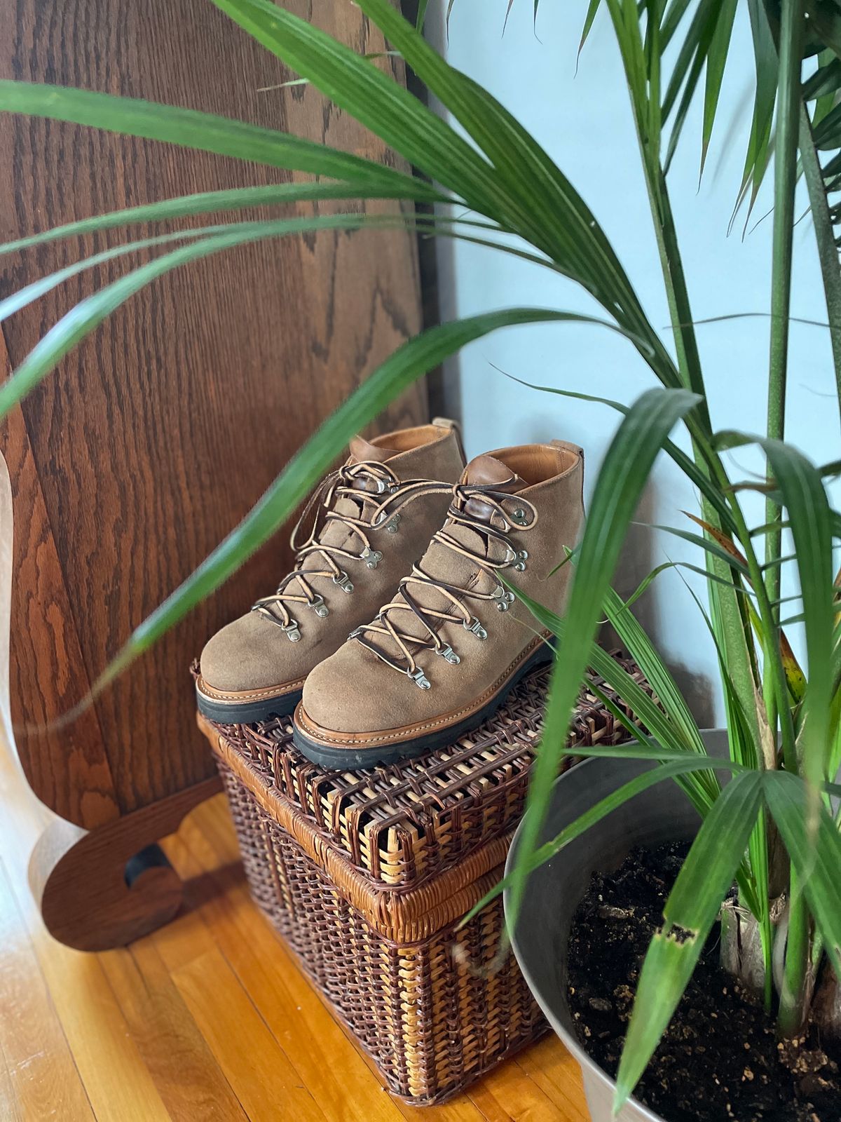 Photo by boottherapy on November 5, 2023 of the Viberg Hiker in Horween Natural Chromexcel Roughout.