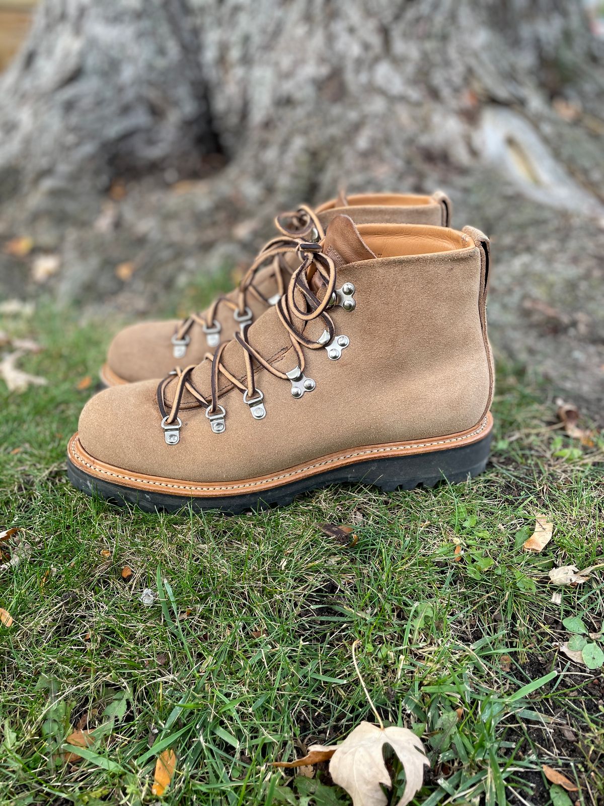 Photo by boottherapy on November 5, 2023 of the Viberg Hiker in Horween Natural Chromexcel Roughout.