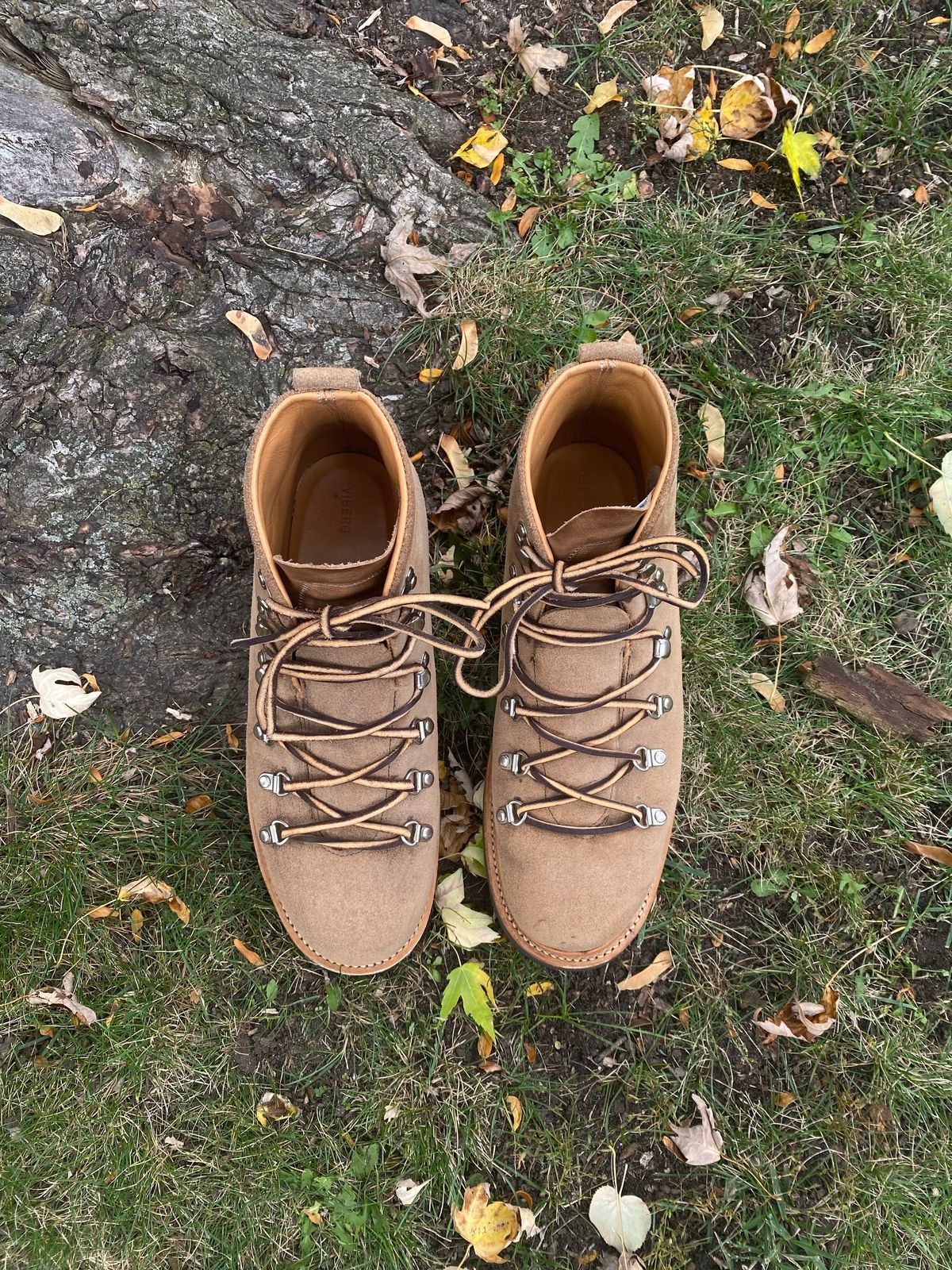 Photo by boottherapy on November 5, 2023 of the Viberg Hiker in Horween Natural Chromexcel Roughout.