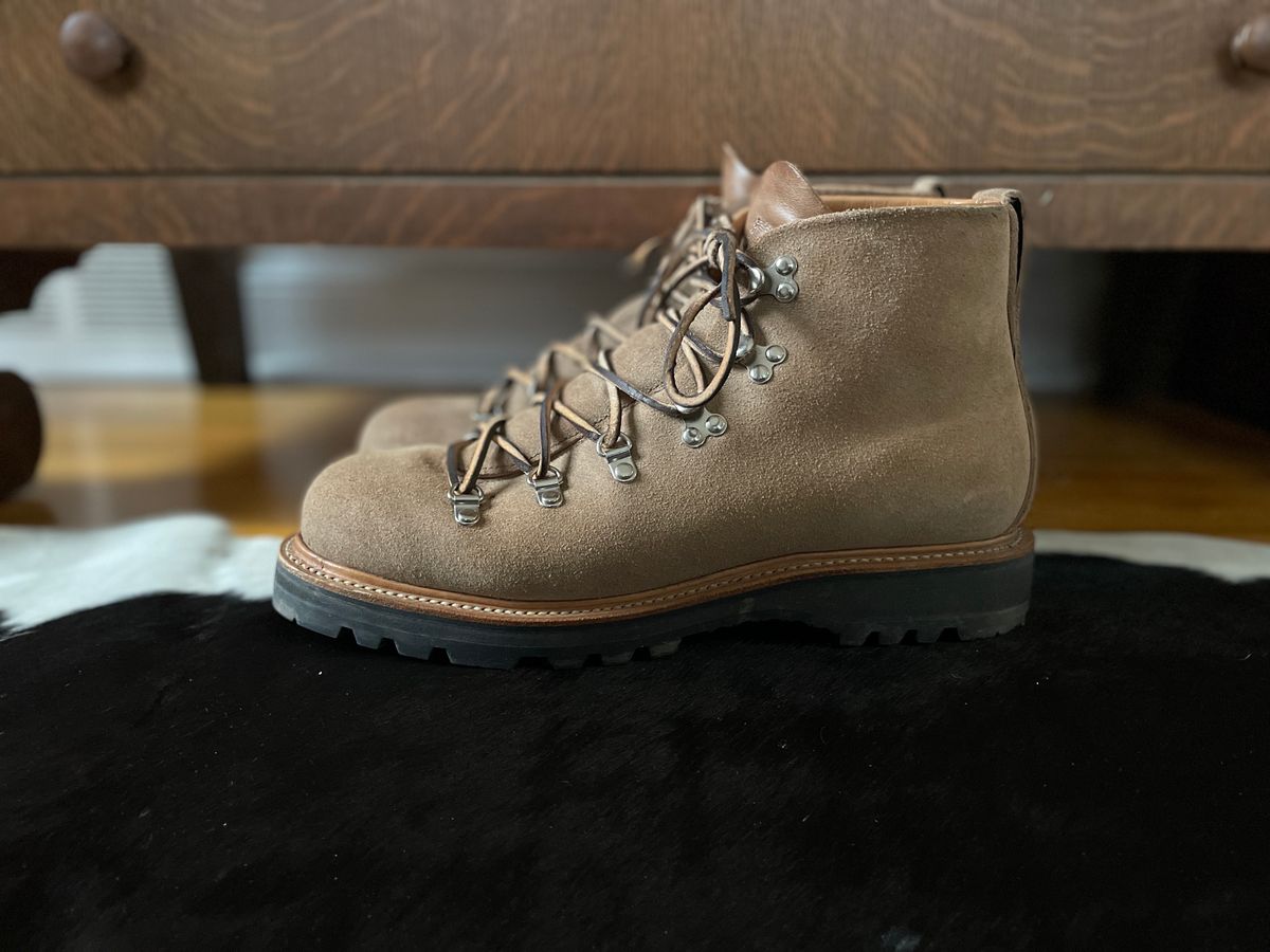 Photo by boottherapy on December 5, 2023 of the Viberg Hiker in Horween Natural Chromexcel Roughout.