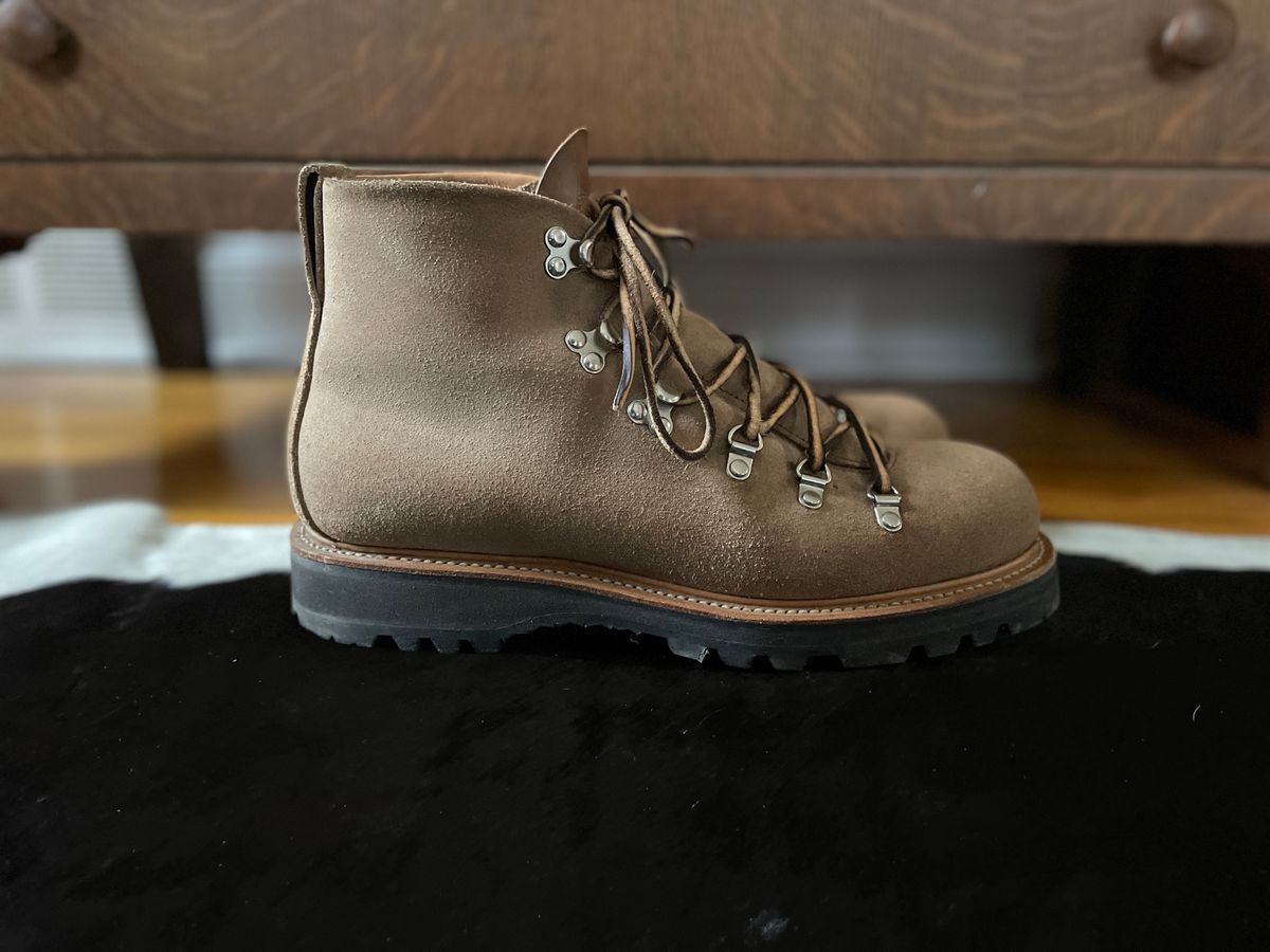 Photo by boottherapy on December 5, 2023 of the Viberg Hiker in Horween Natural Chromexcel Roughout.