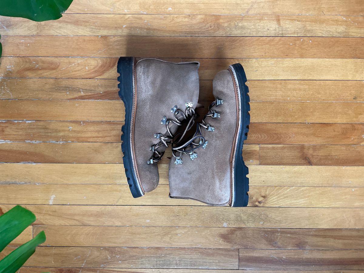 Photo by boottherapy on February 4, 2024 of the Viberg Hiker in Horween Natural Chromexcel Roughout.