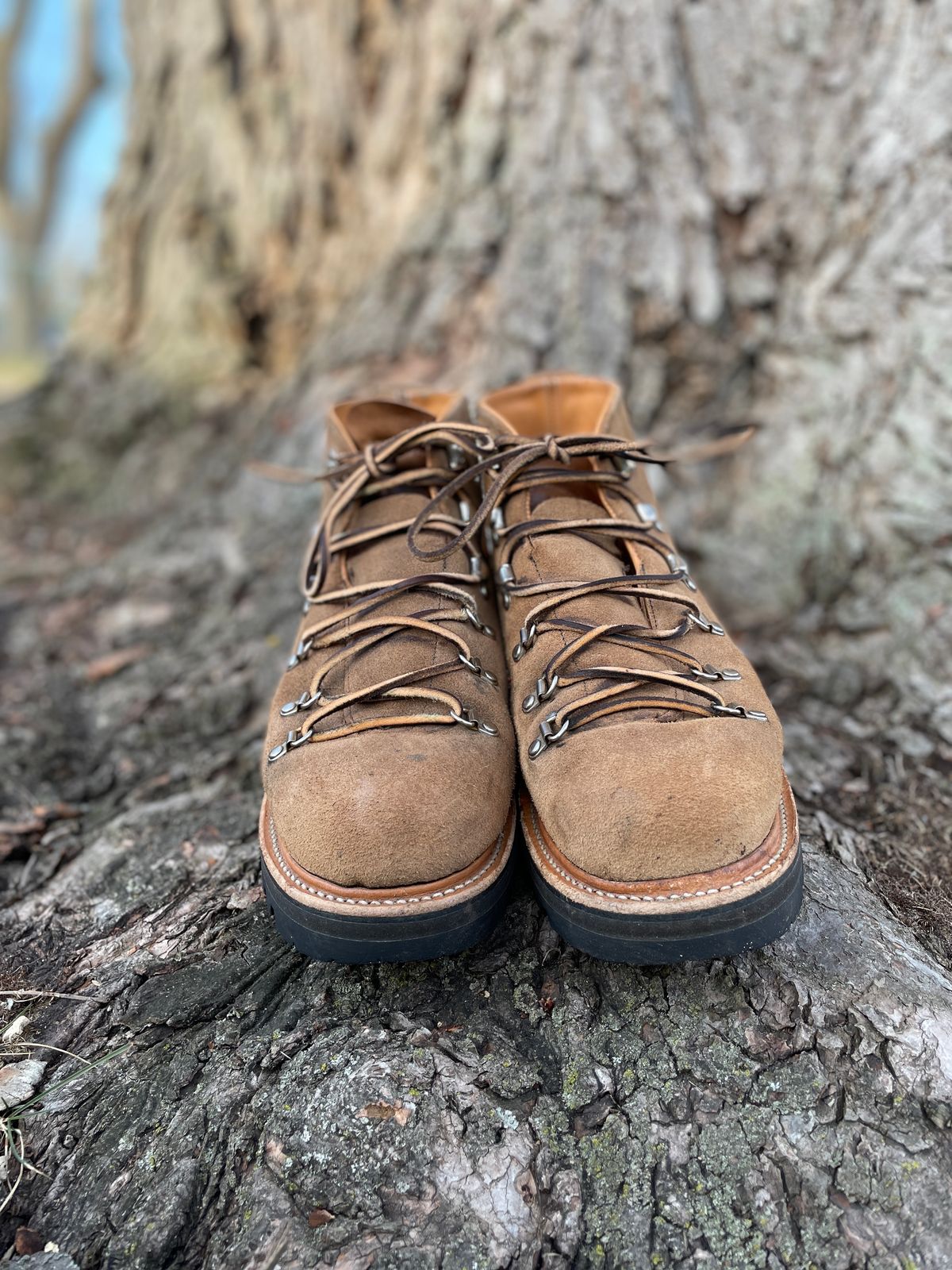 Photo by boottherapy on March 4, 2024 of the Viberg Hiker in Horween Natural Chromexcel Roughout.