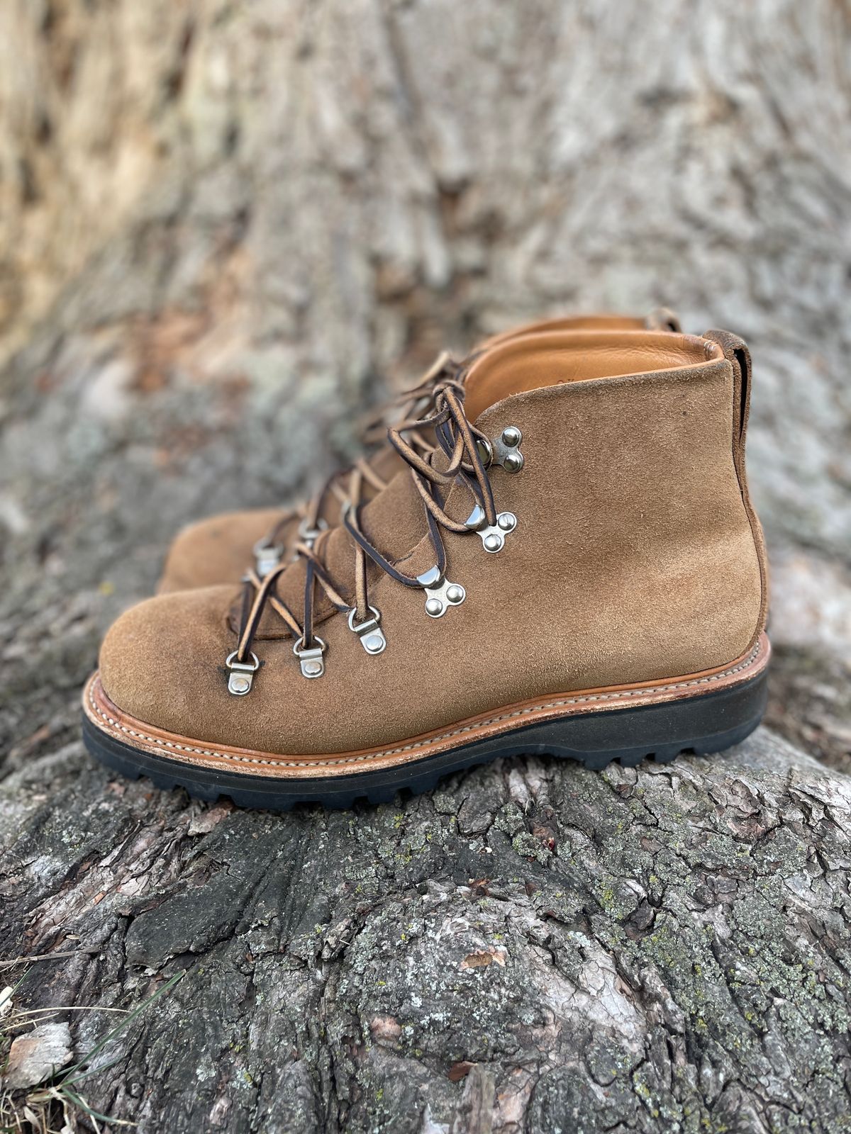 Photo by boottherapy on March 4, 2024 of the Viberg Hiker in Horween Natural Chromexcel Roughout.