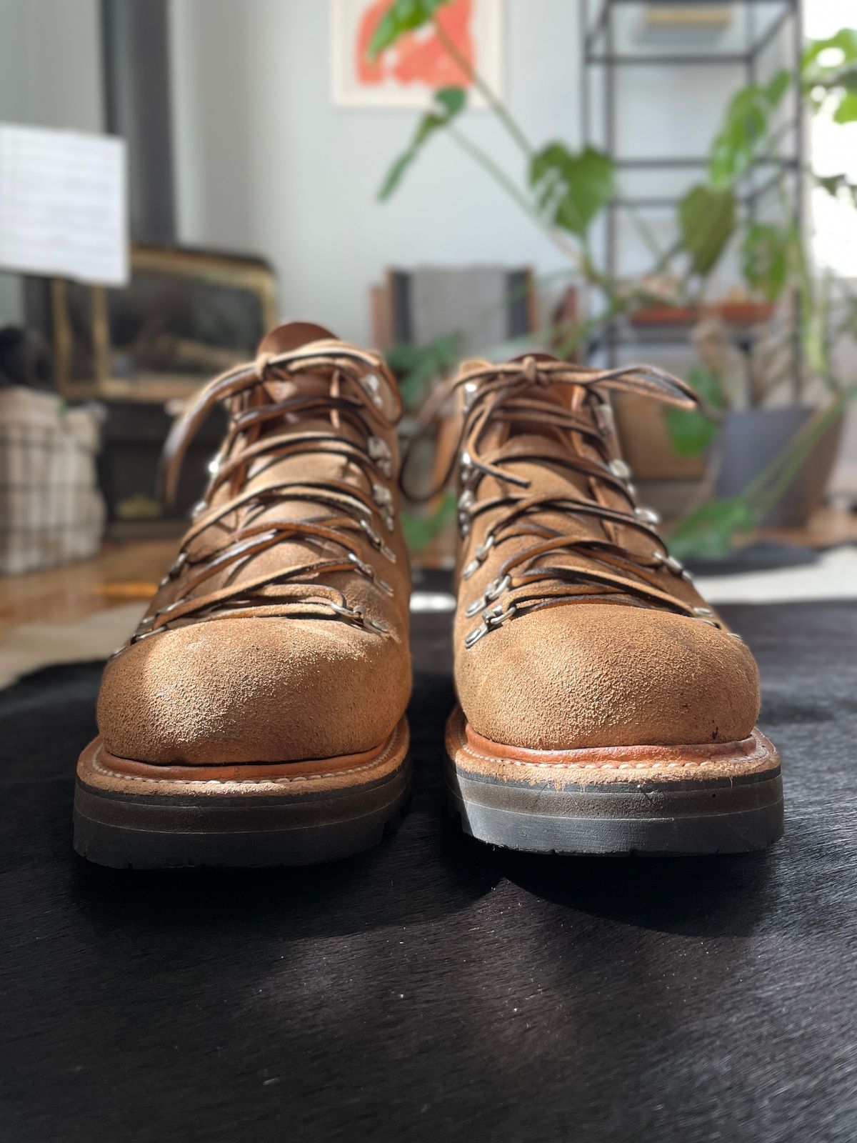 Photo by boottherapy on April 6, 2024 of the Viberg Hiker in Horween Natural Chromexcel Roughout.