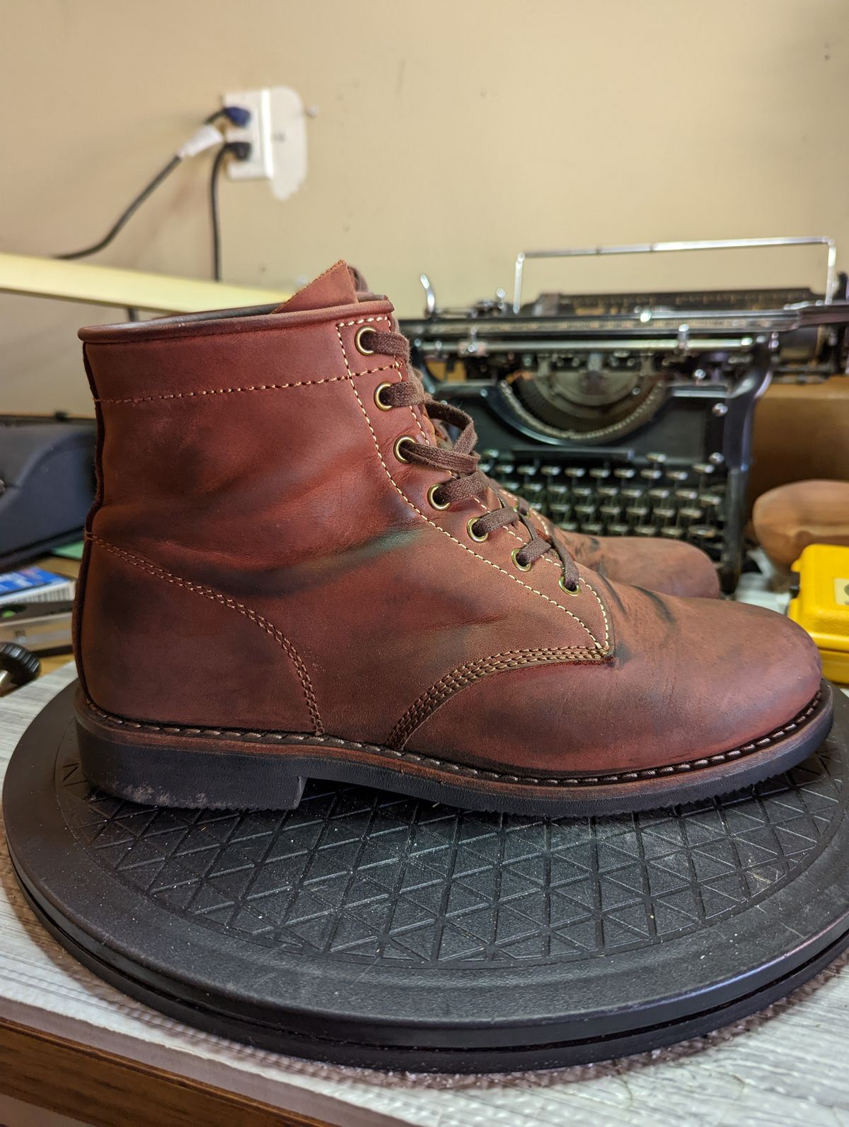 Photo by CallousAim on November 5, 2022 of the Golden Fox Overlord 6" Service Boots III in Burgundy Oiled Full Grain.