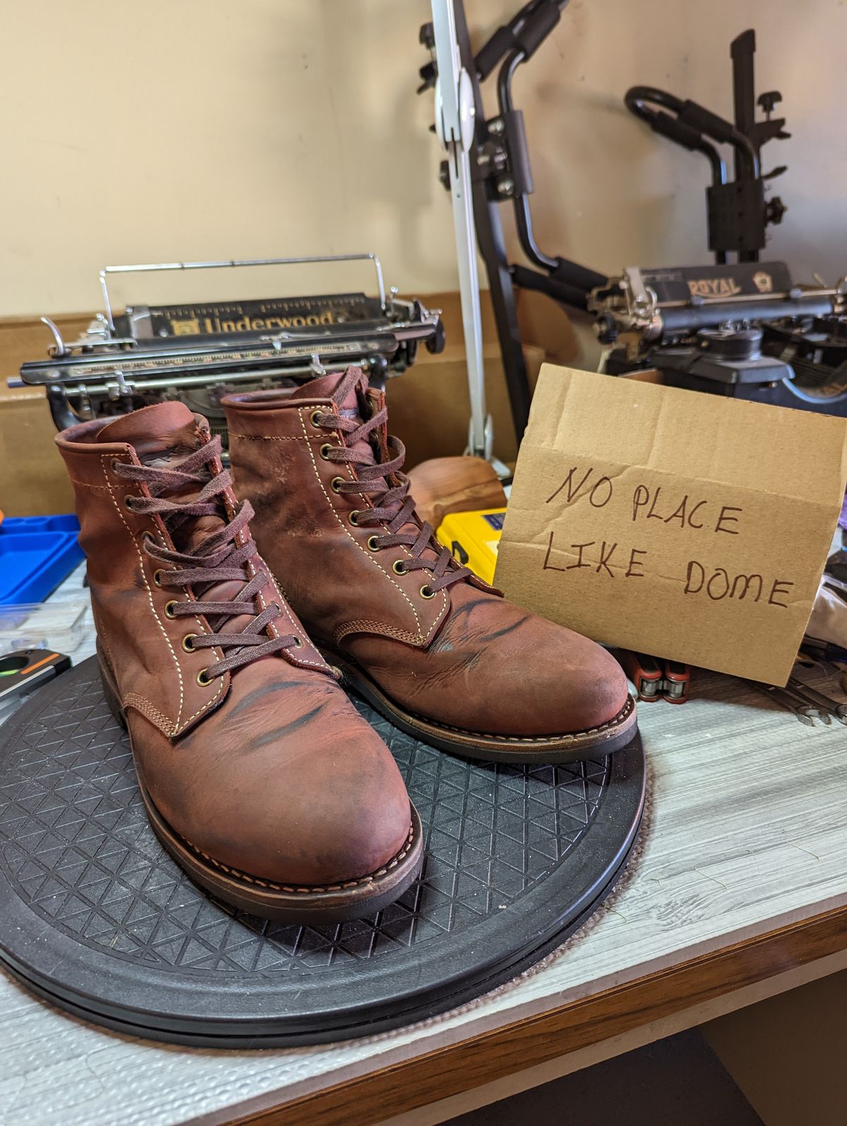 Photo by CallousAim on November 5, 2022 of the Golden Fox Overlord 6" Service Boots III in Burgundy Oiled Full Grain.