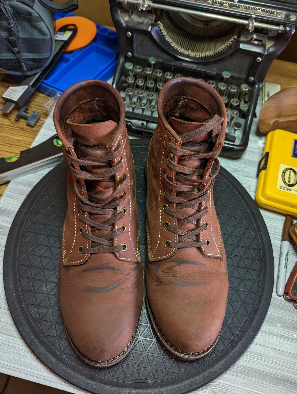 Photo by CallousAim on November 5, 2022 of the Golden Fox Overlord 6" Service Boots III in Burgundy Oiled Full Grain.