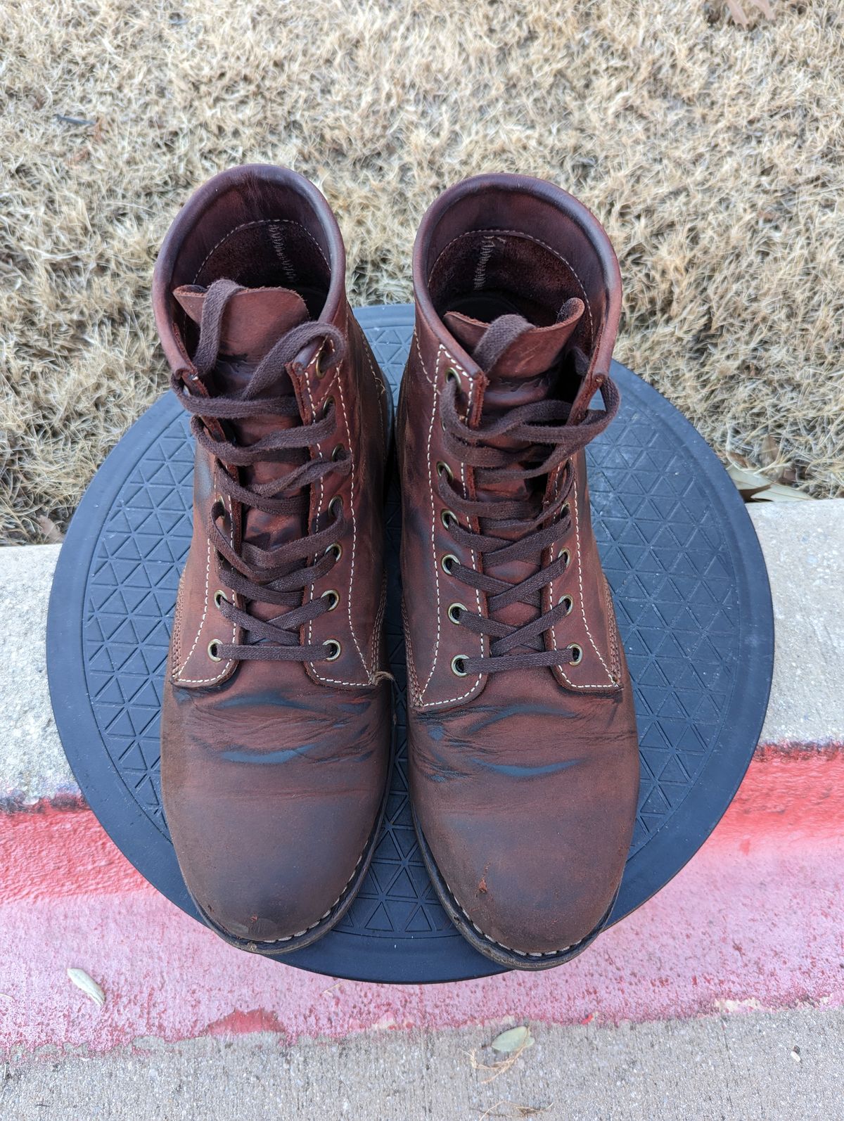 Photo by CallousAim on January 5, 2023 of the Golden Fox Overlord 6" Service Boots III in Burgundy Oiled Full Grain.