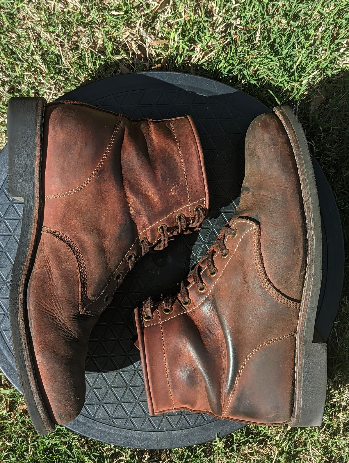 Photo by CallousAim on April 5, 2023 of the Golden Fox Overlord 6" Service Boots III in Burgundy Oiled Full Grain.