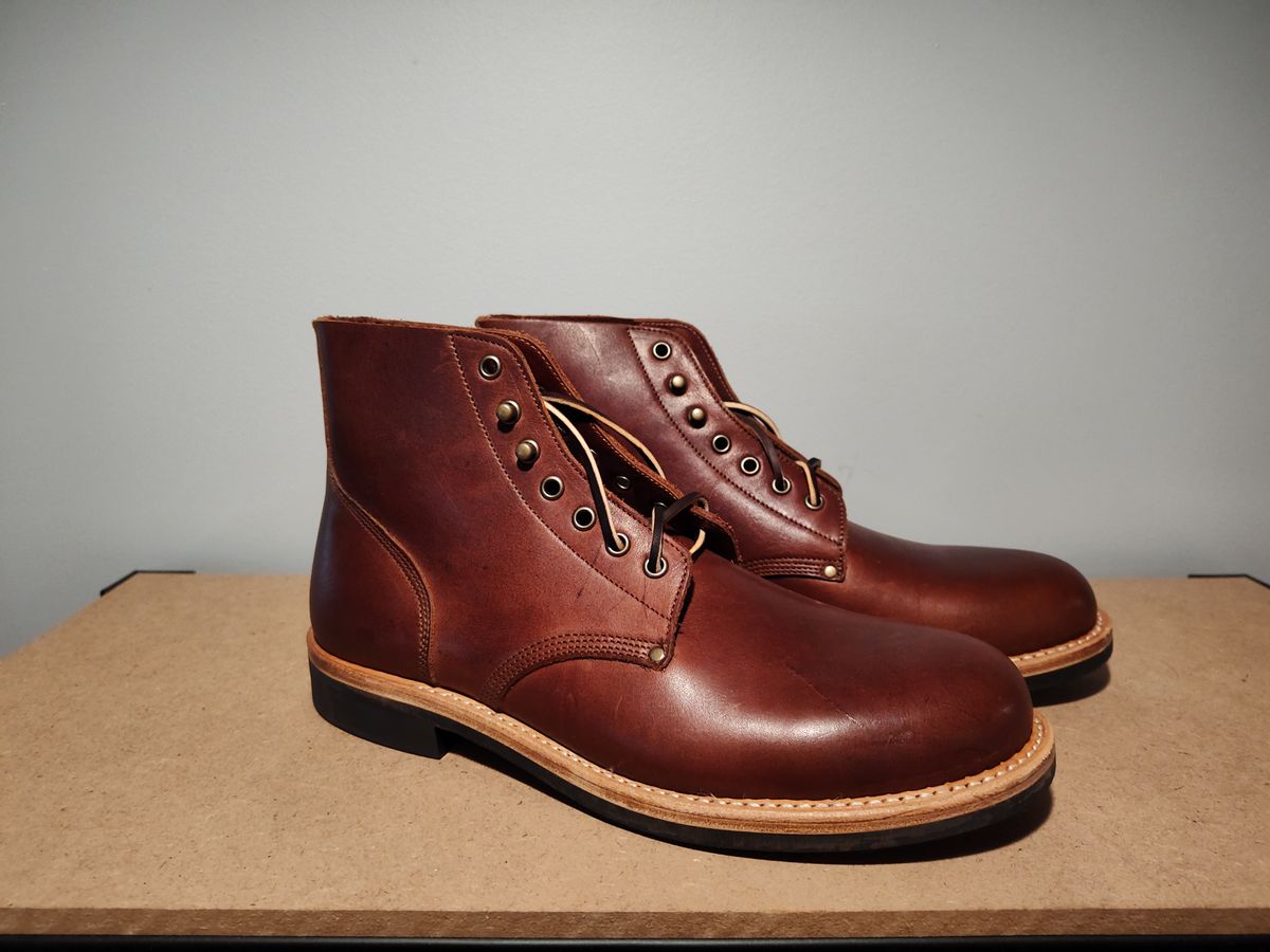 Photo by farroyo81 on October 1, 2024 of the Oak Street Bootmakers Field Boot in Seidel Light Brown Mustang.