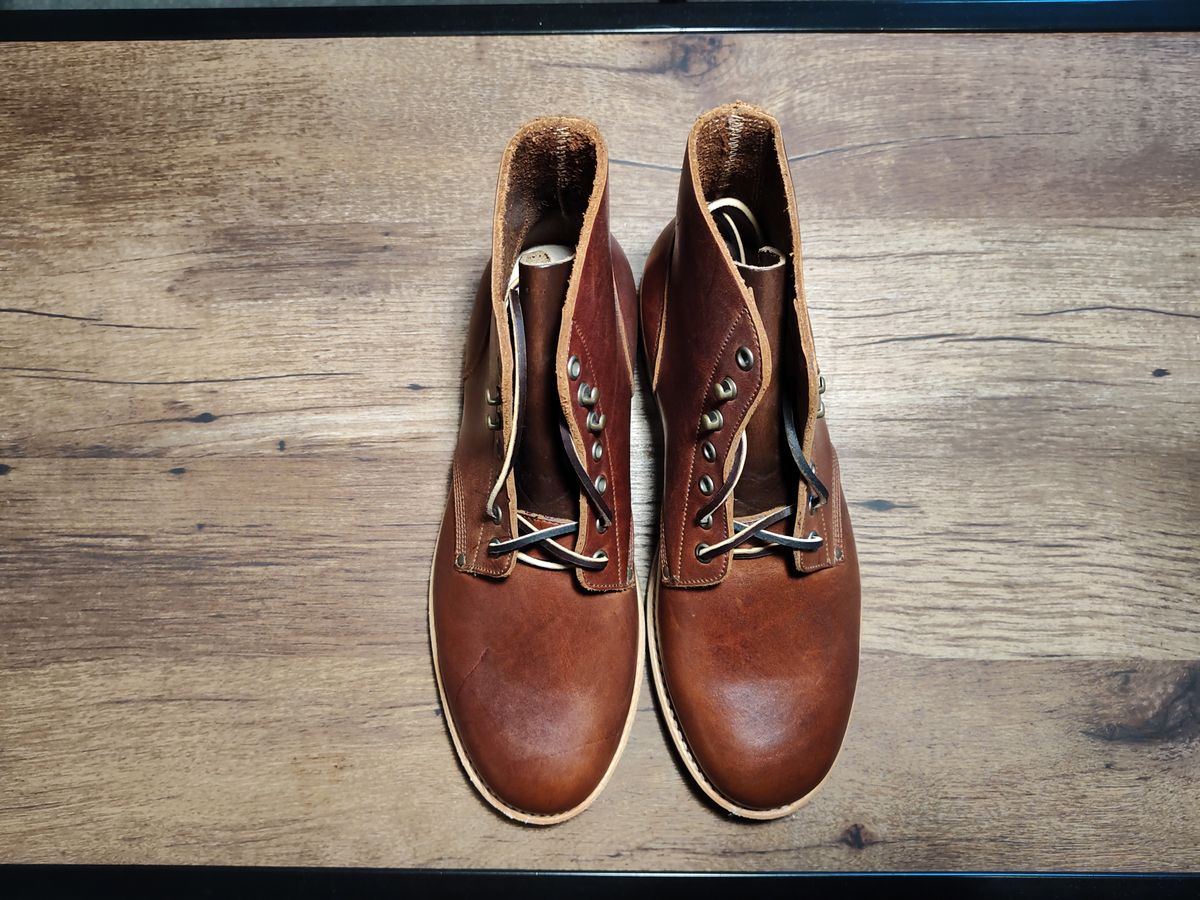 Photo by farroyo81 on October 1, 2024 of the Oak Street Bootmakers Field Boot in Seidel Light Brown Mustang.