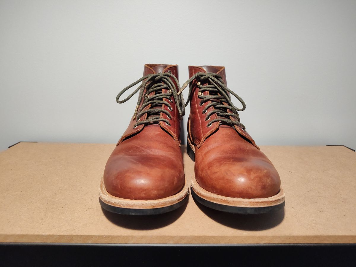 Photo by farroyo81 on November 2, 2024 of the Oak Street Bootmakers Field Boot in Seidel Light Brown Mustang.