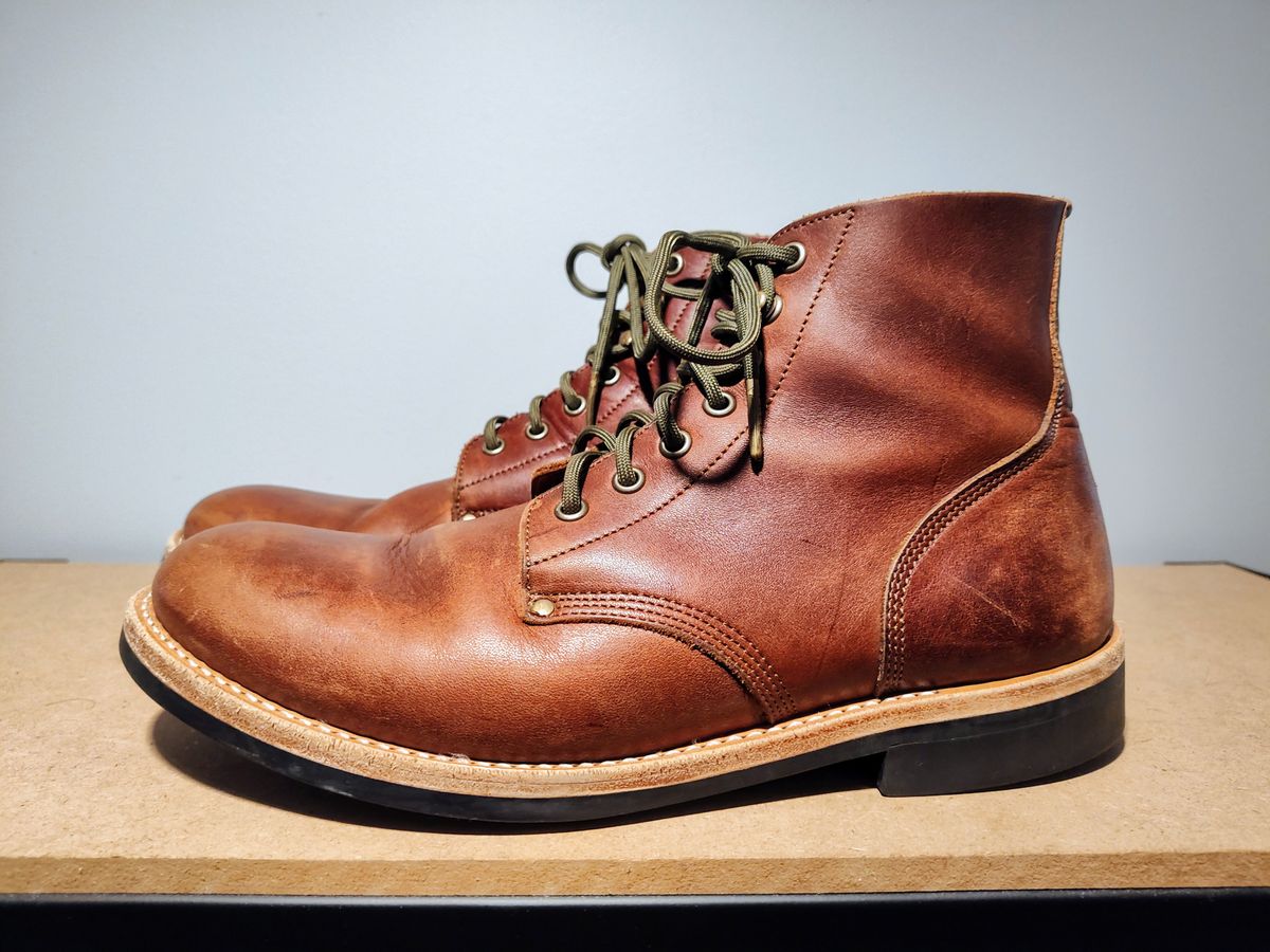 Photo by farroyo81 on February 3, 2025 of the Oak Street Bootmakers Field Boot in Seidel Light Brown Mustang.
