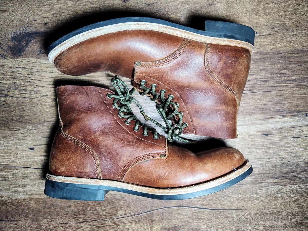 Photo by farroyo81 on February 3, 2025 of the Oak Street Bootmakers Field Boot in Seidel Light Brown Mustang.