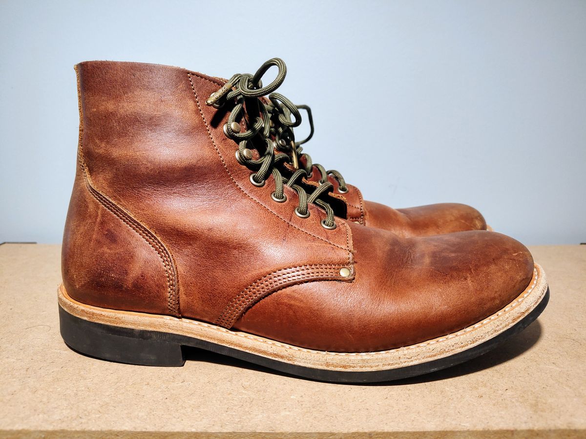 Photo by farroyo81 on February 3, 2025 of the Oak Street Bootmakers Field Boot in Seidel Light Brown Mustang.