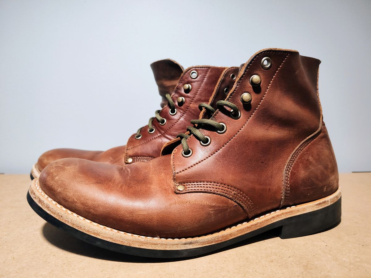 Photo by farroyo81 on March 4, 2025 of the Oak Street Bootmakers Field Boot in Seidel Light Brown Mustang.