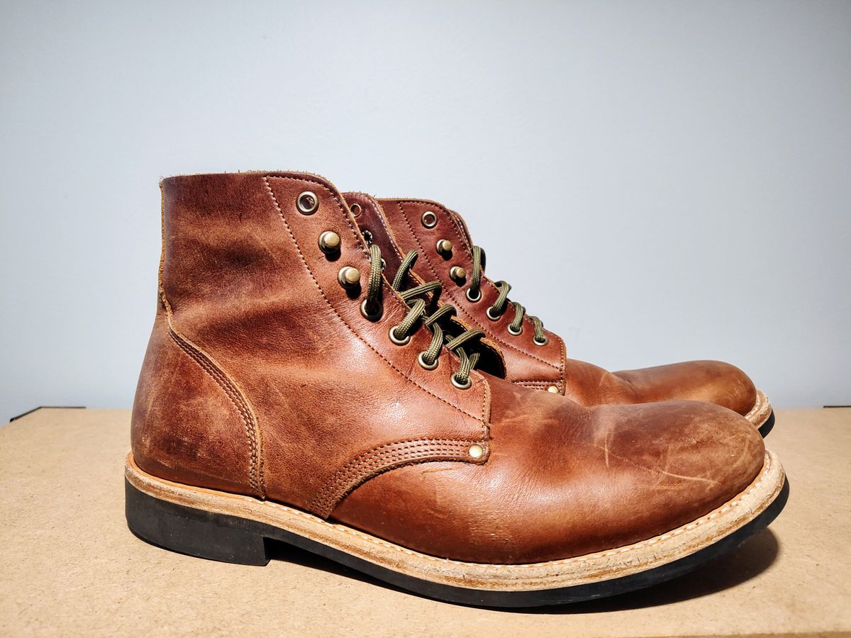 Photo by farroyo81 on March 4, 2025 of the Oak Street Bootmakers Field Boot in Seidel Light Brown Mustang.