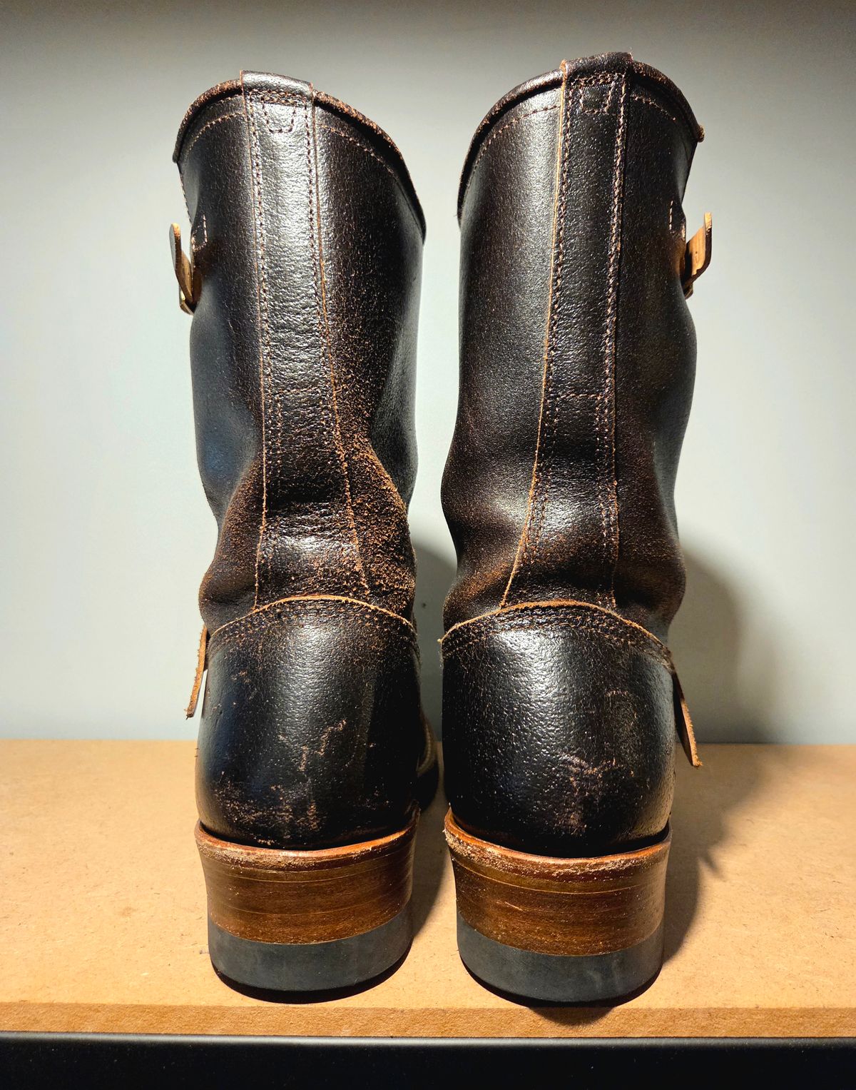 Photo by farroyo81 on October 5, 2025 of the John Lofgren Wabash Engineer Boots in Horween Dark Brown Waxed Flesh.
