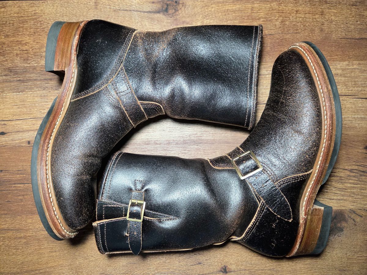 Photo by farroyo81 on October 5, 2025 of the John Lofgren Wabash Engineer Boots in Horween Dark Brown Waxed Flesh.