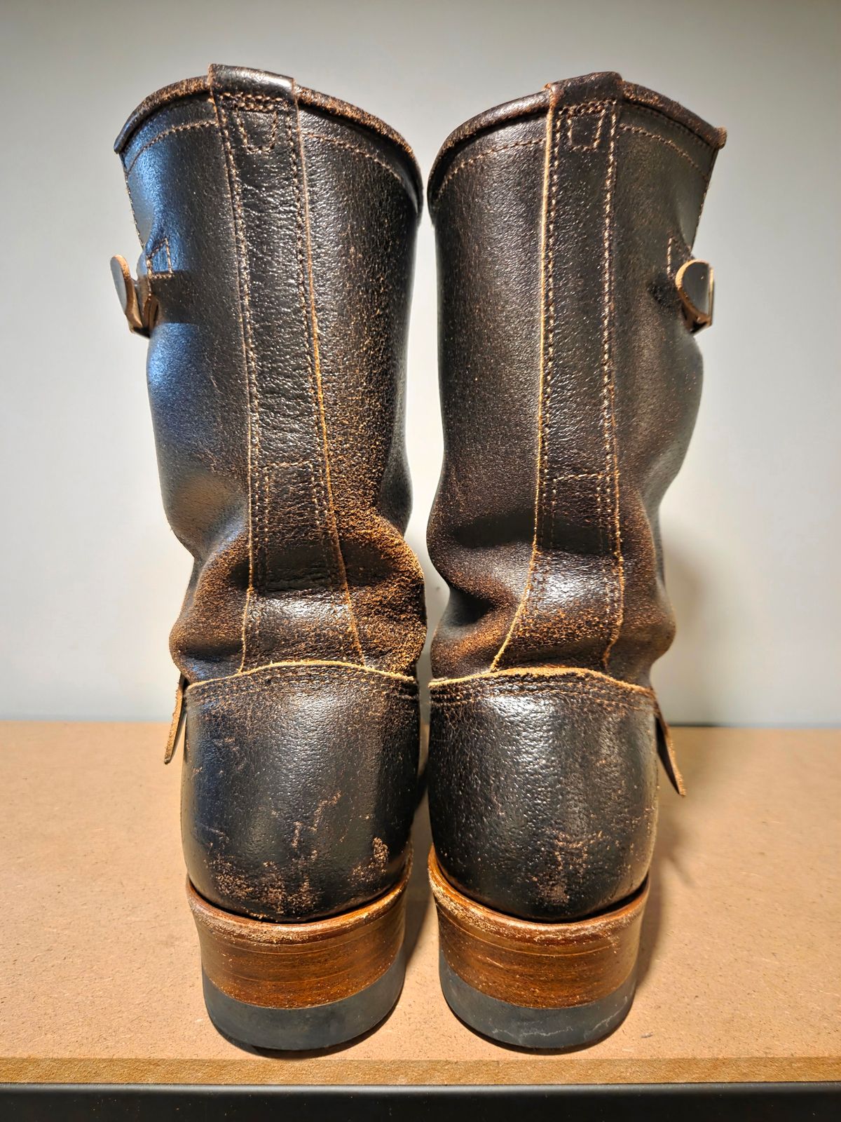 Photo by farroyo81 on December 4, 2025 of the John Lofgren Wabash Engineer Boots in Horween Dark Brown Waxed Flesh.