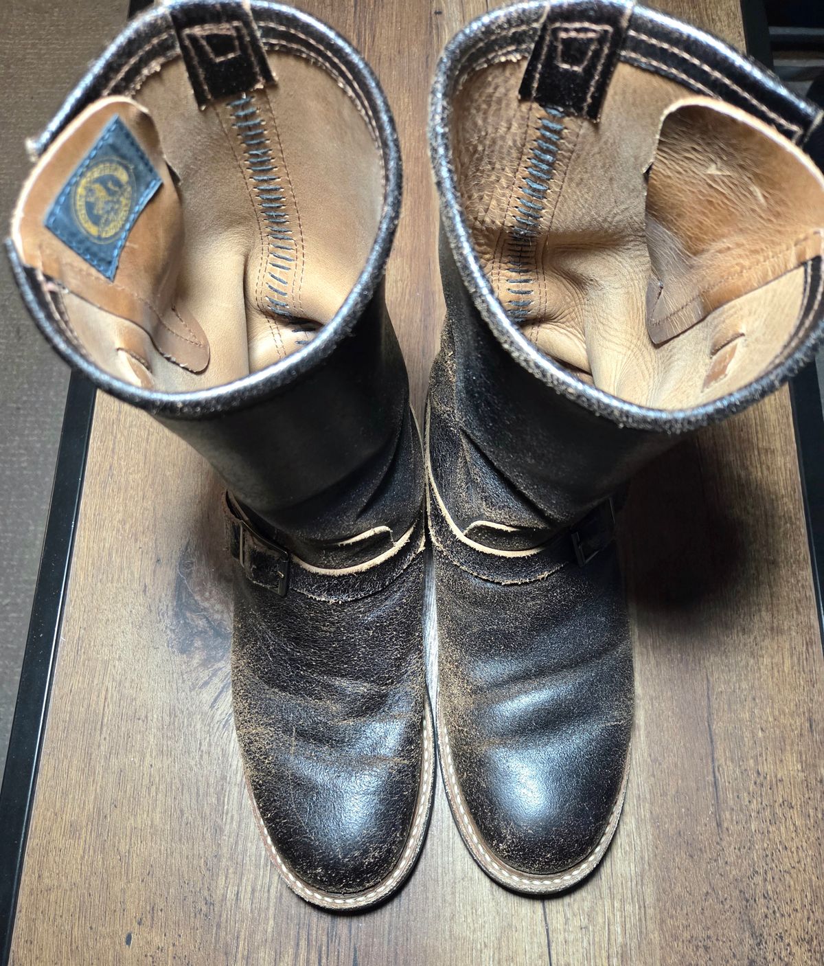 Photo by farroyo81 on February 5, 2026 of the John Lofgren Wabash Engineer Boots in Horween Dark Brown Waxed Flesh.