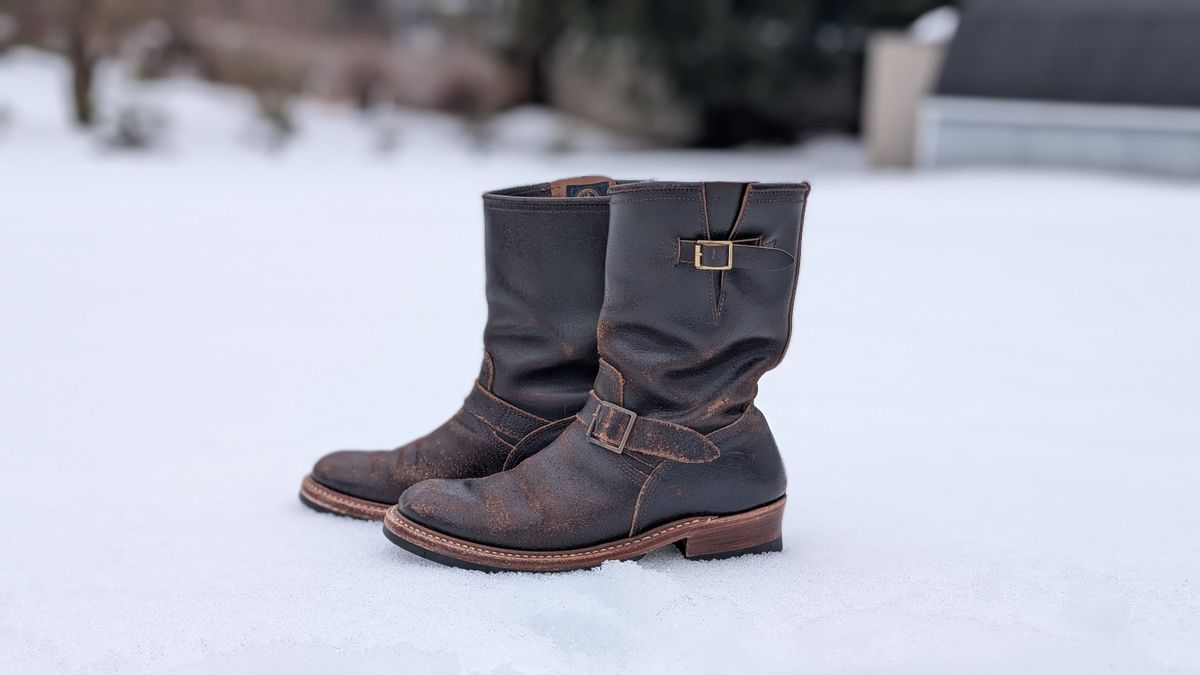 Photo by farroyo81 on March 5, 2026 of the John Lofgren Wabash Engineer Boots in Horween Dark Brown Waxed Flesh.